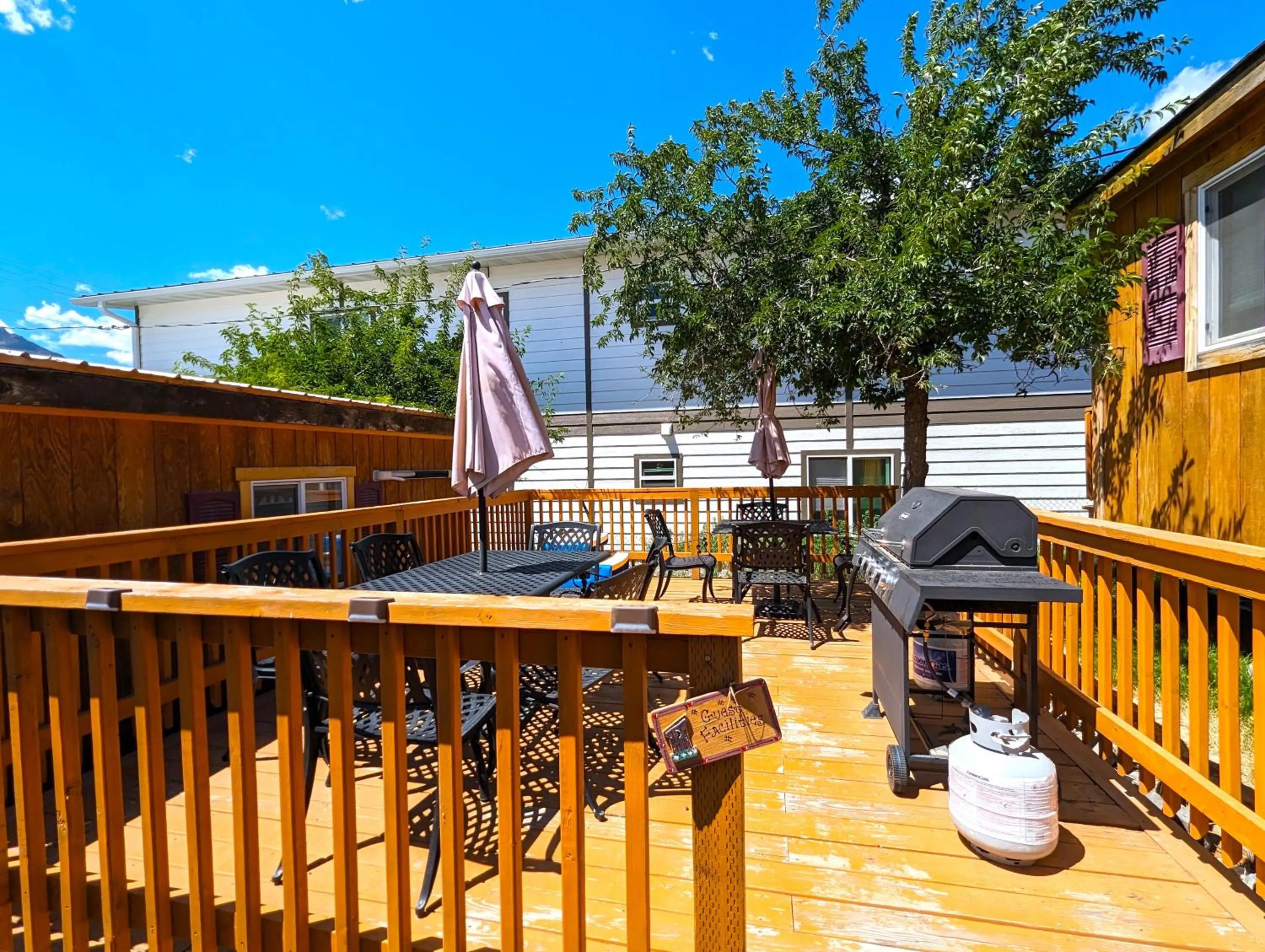 Yellowstone's Treasure Cabins