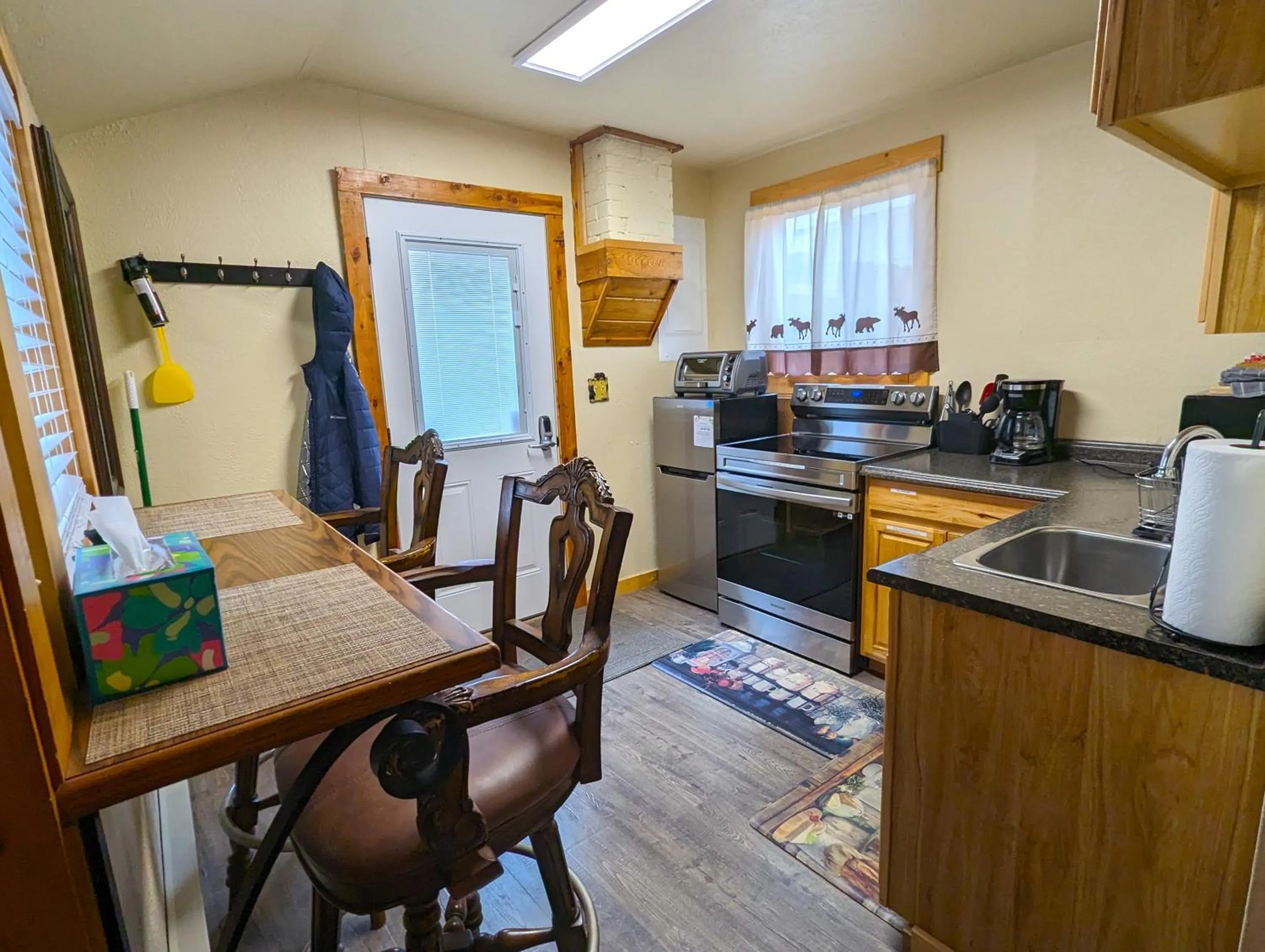 Yellowstone's Treasure Cabins