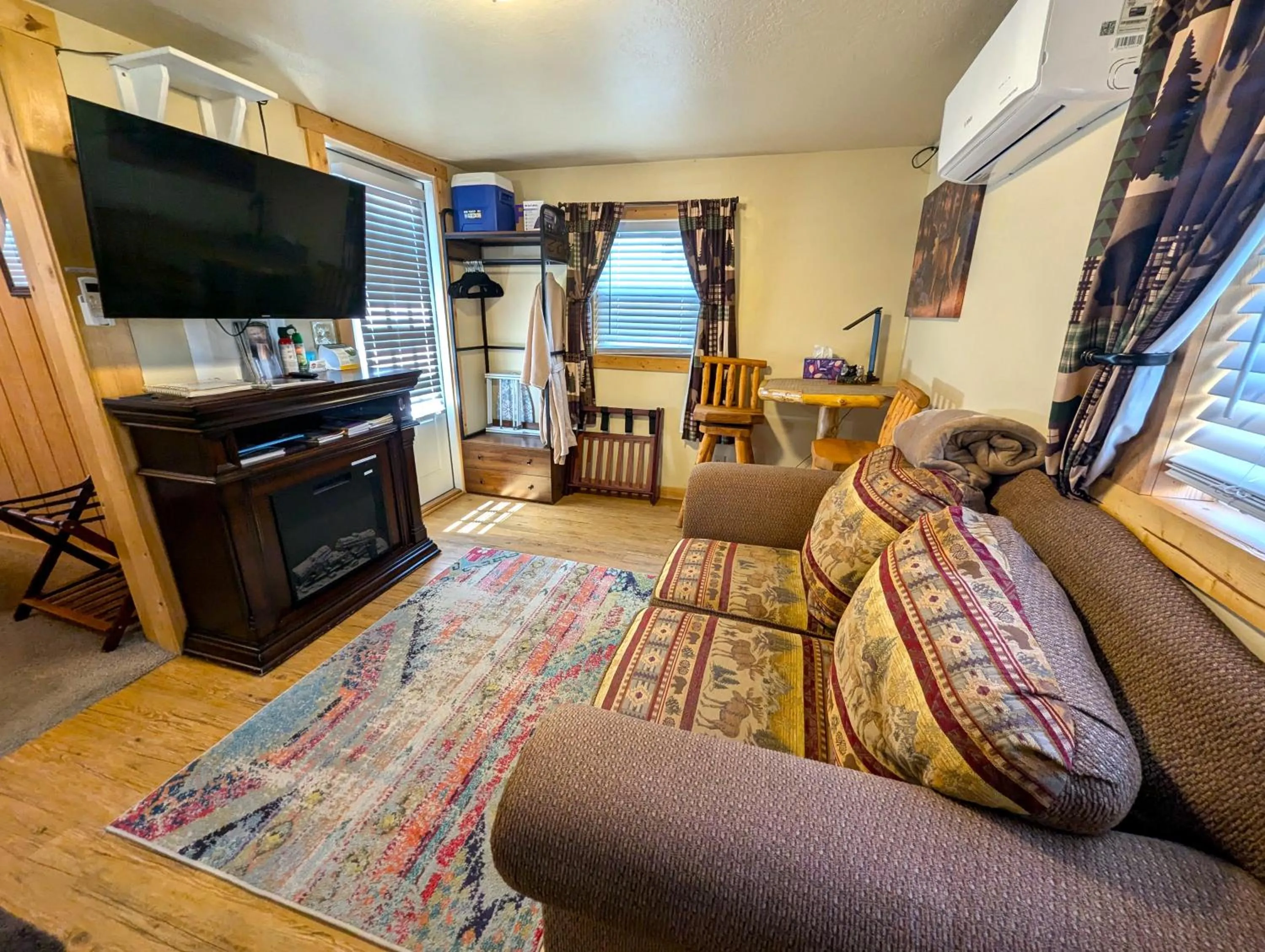 Yellowstone's Treasure Cabins