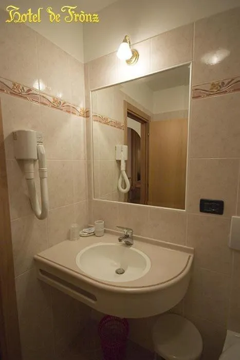 Bathroom in Hotel De Fronz