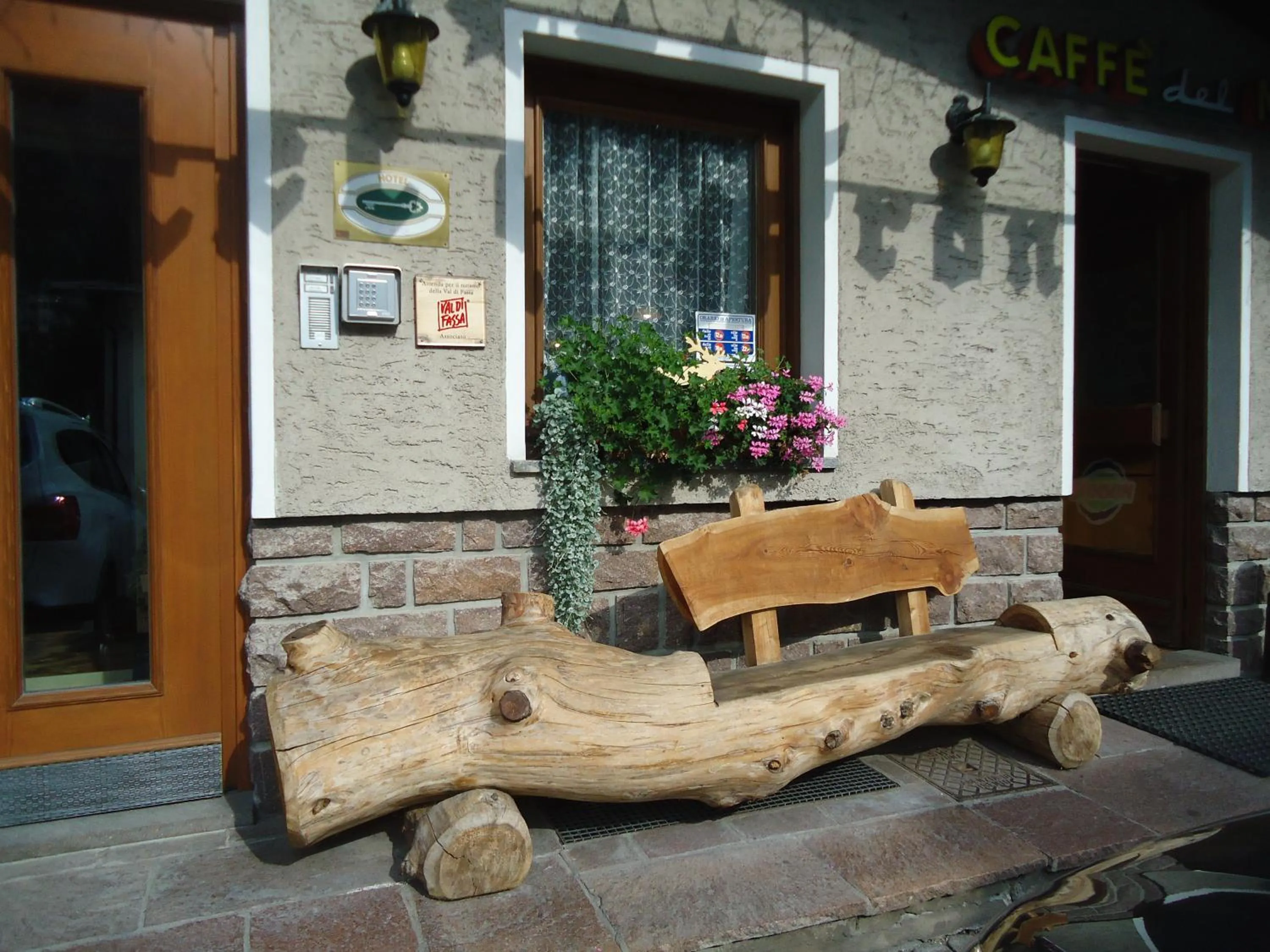 Facade/entrance in Hotel De Fronz