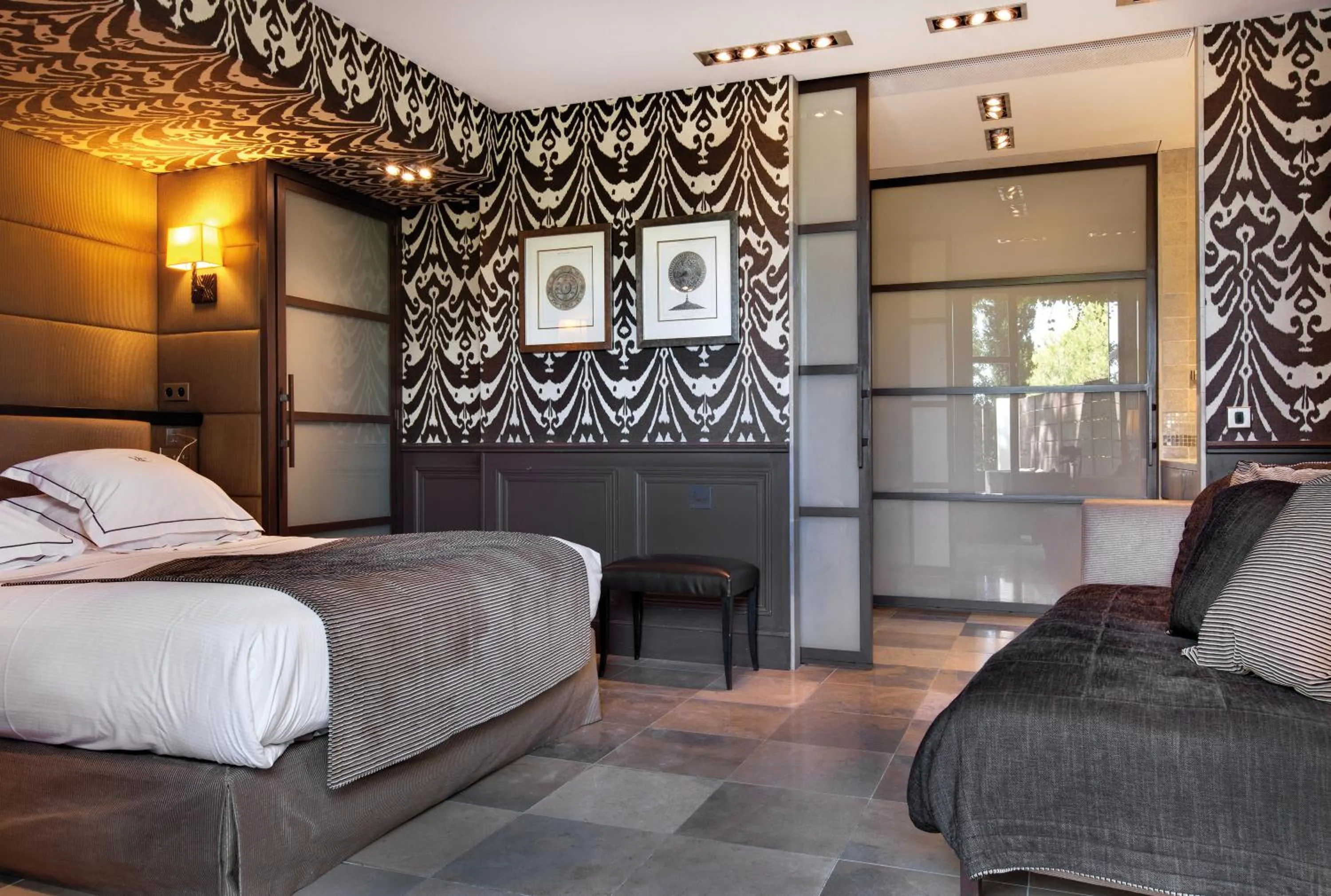 Bedroom in Hôtel du Château & Spa - Teritoria