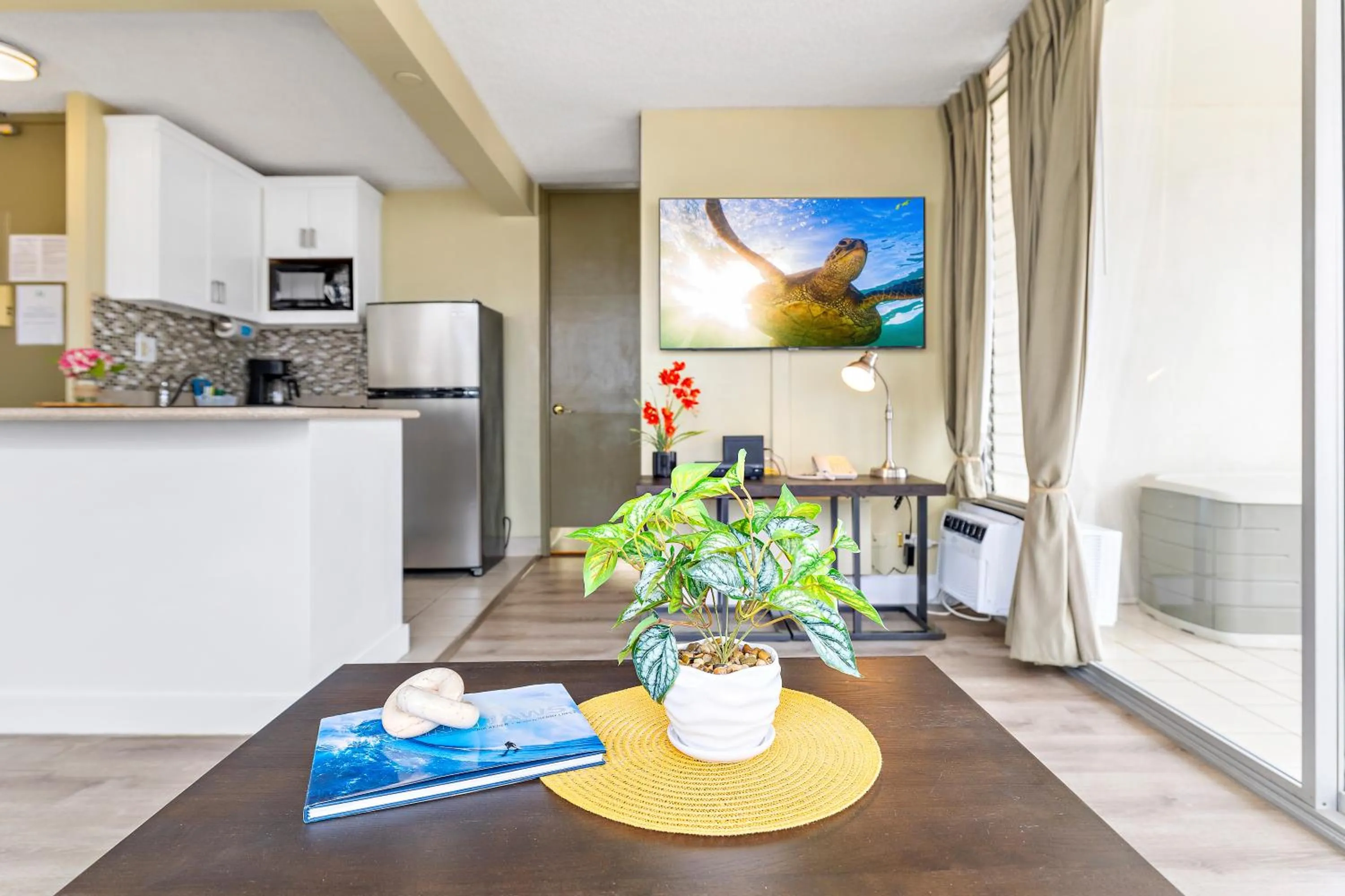 TV and multimedia in Pacific Monarch - 1 BR - Ocean and City Views!