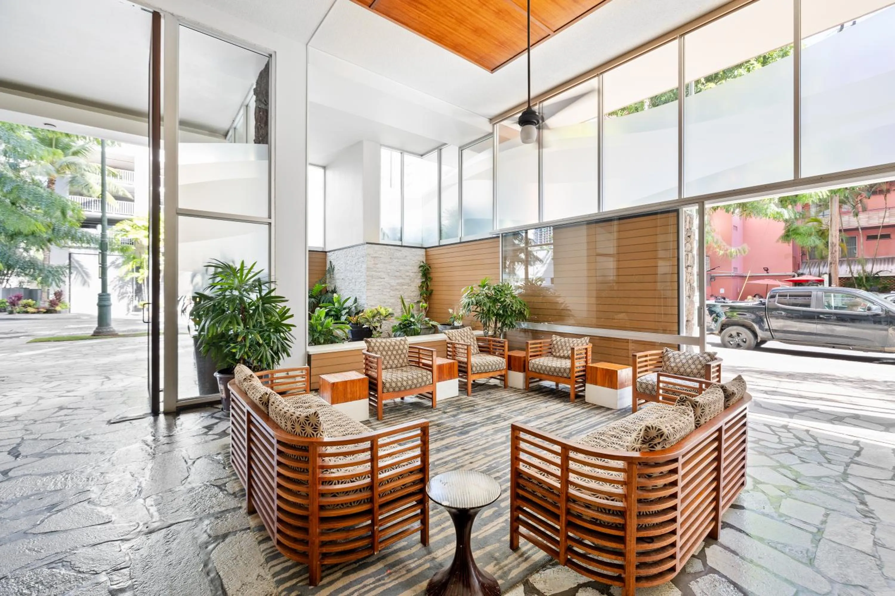 Day in Pacific Monarch - 1 BR - Ocean and City Views!