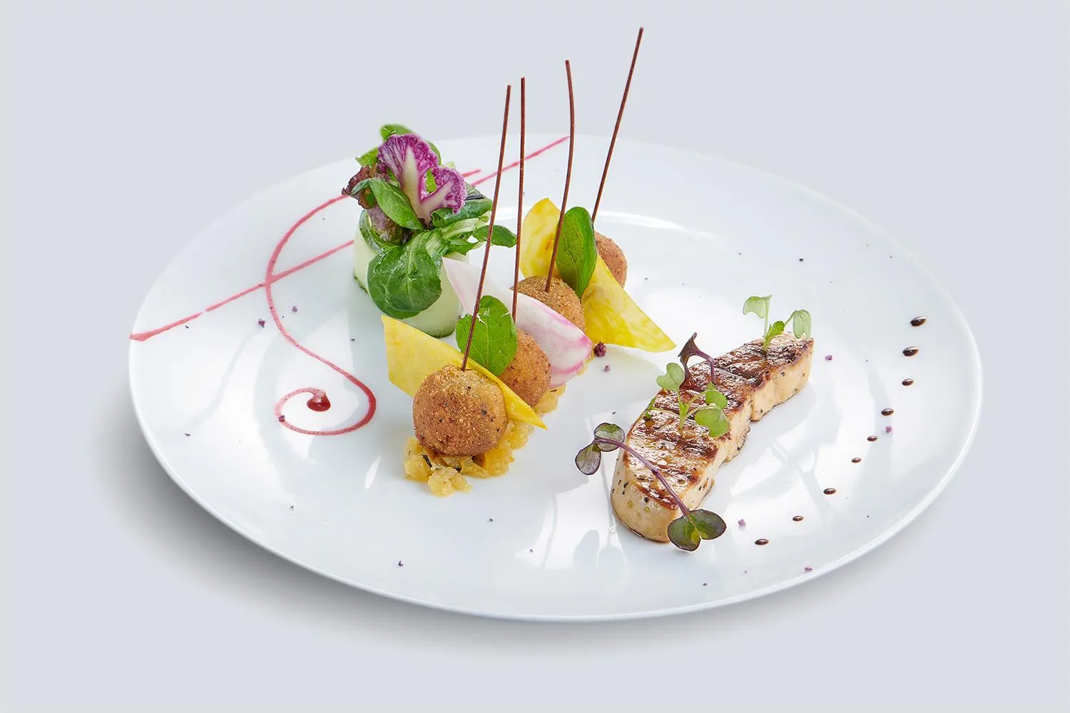 Restaurant/places to eat in Le Leman Hotel