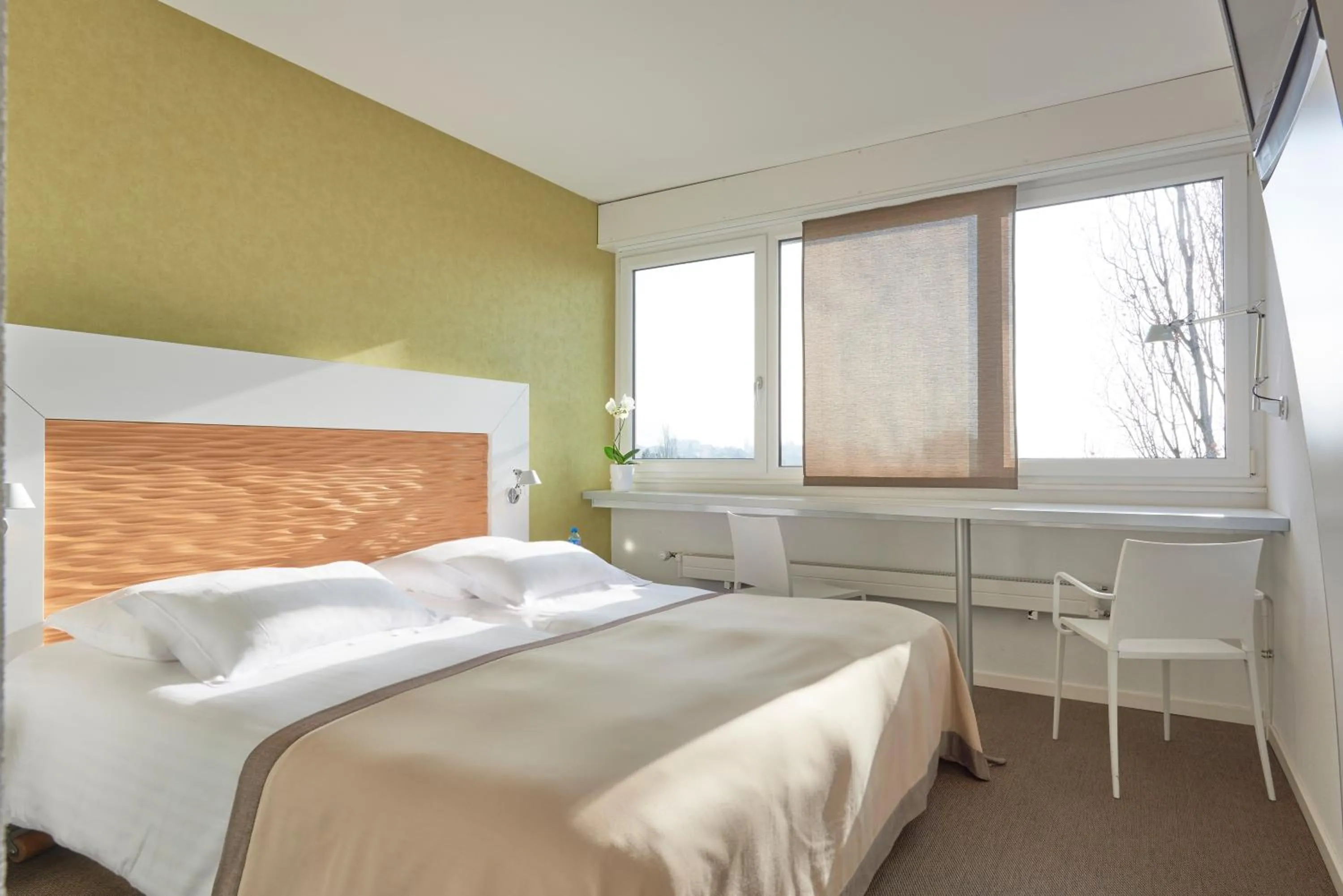 Day, Bed in Le Leman Hotel