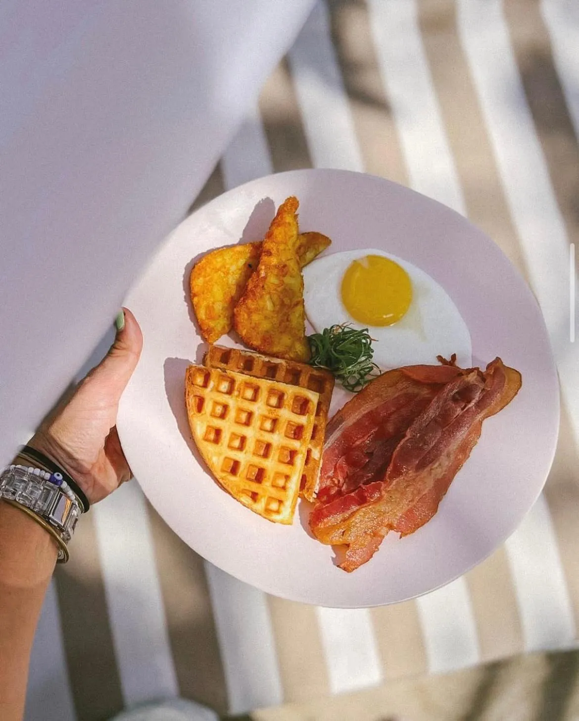 Breakfast in Cala Laiya