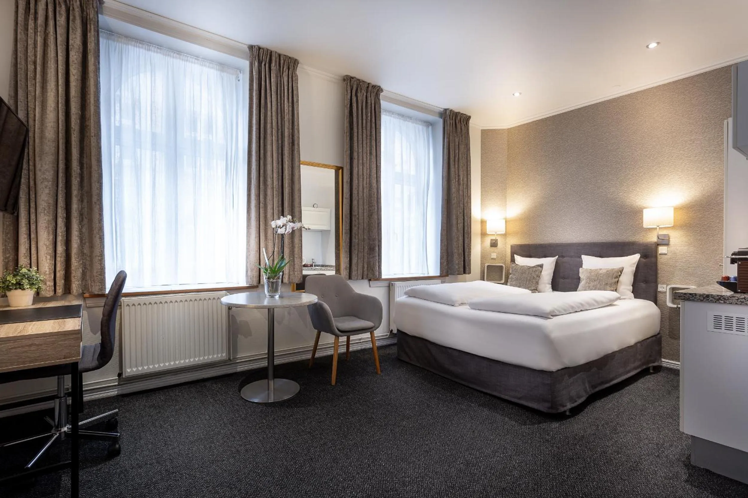 Living room, Bed in Hotel Tiffany