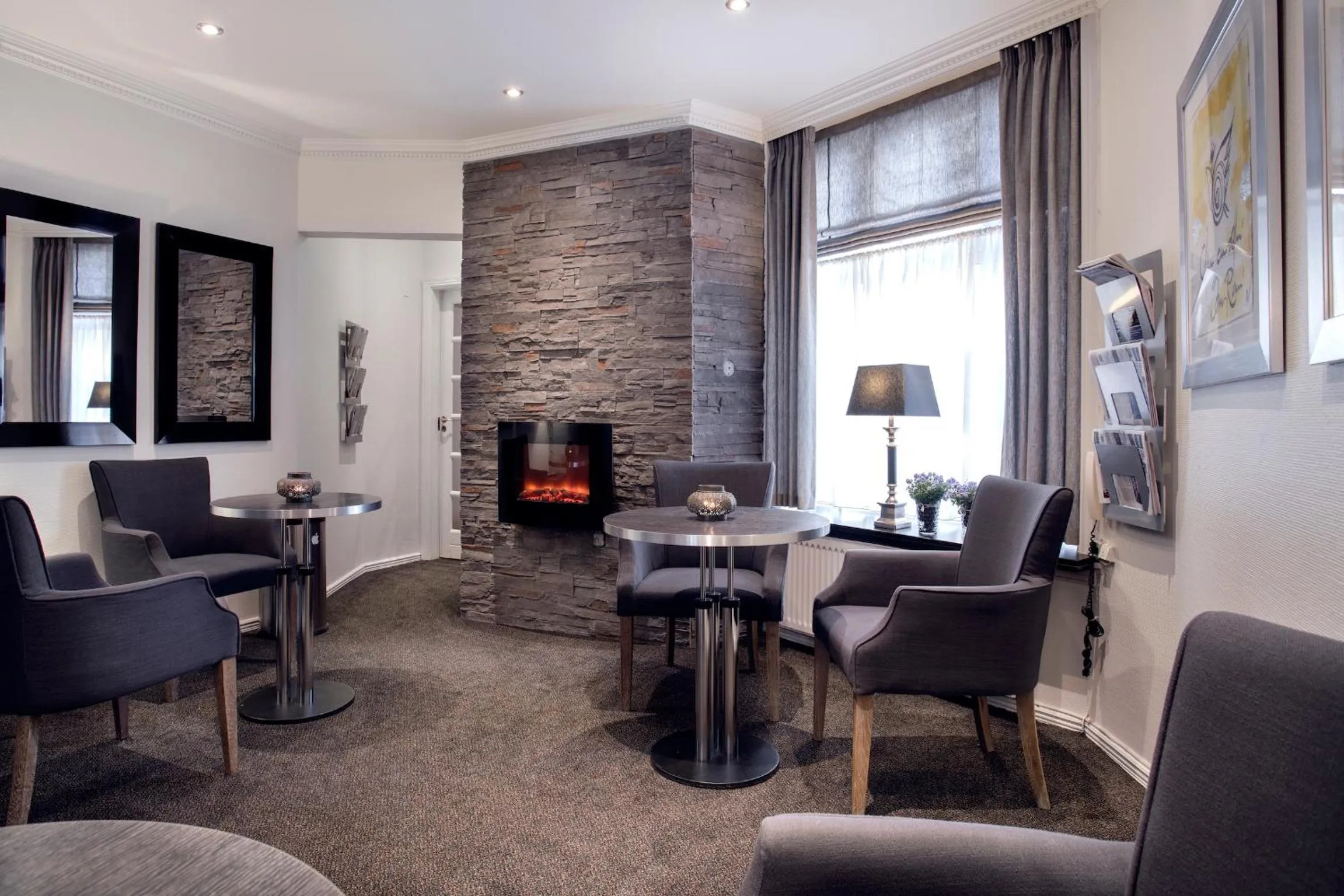 Communal lounge/ TV room in Hotel Tiffany