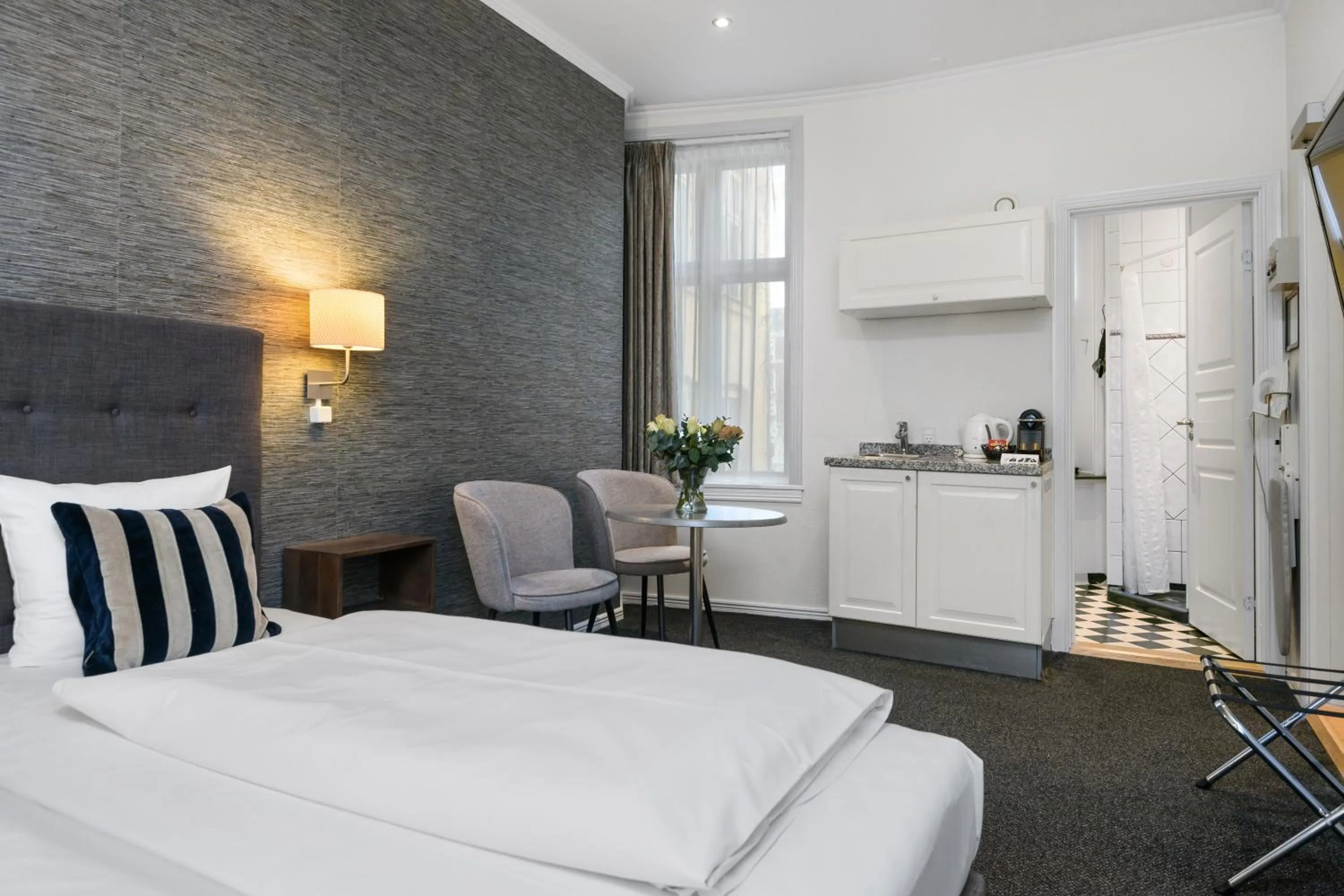 furniture, Bed in Hotel Tiffany