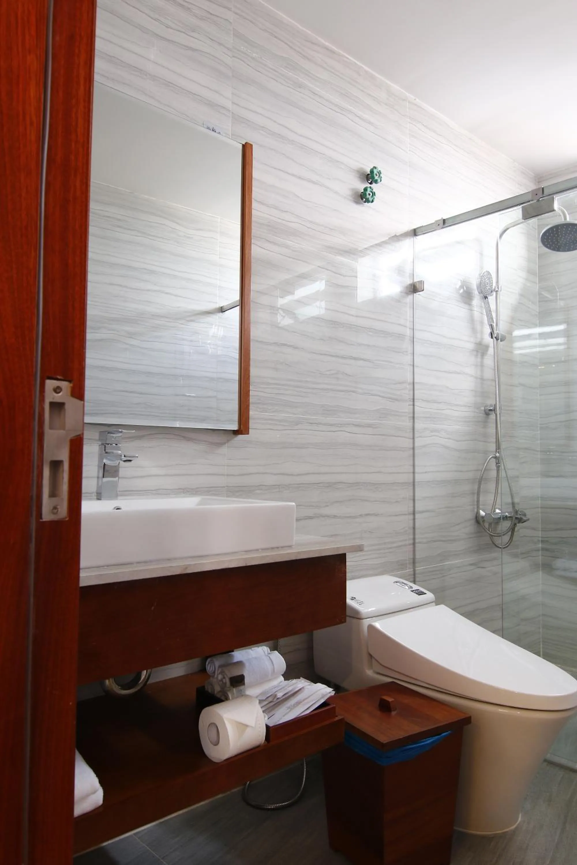 Toilet in MENTO HOTEL QUY NHƠN