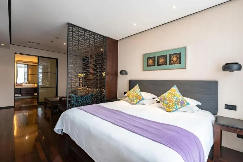 Bedroom, Bed in SSAW Boutique Hotel Hangzhou Xiaoshan Yinlong Hangfachang Subway