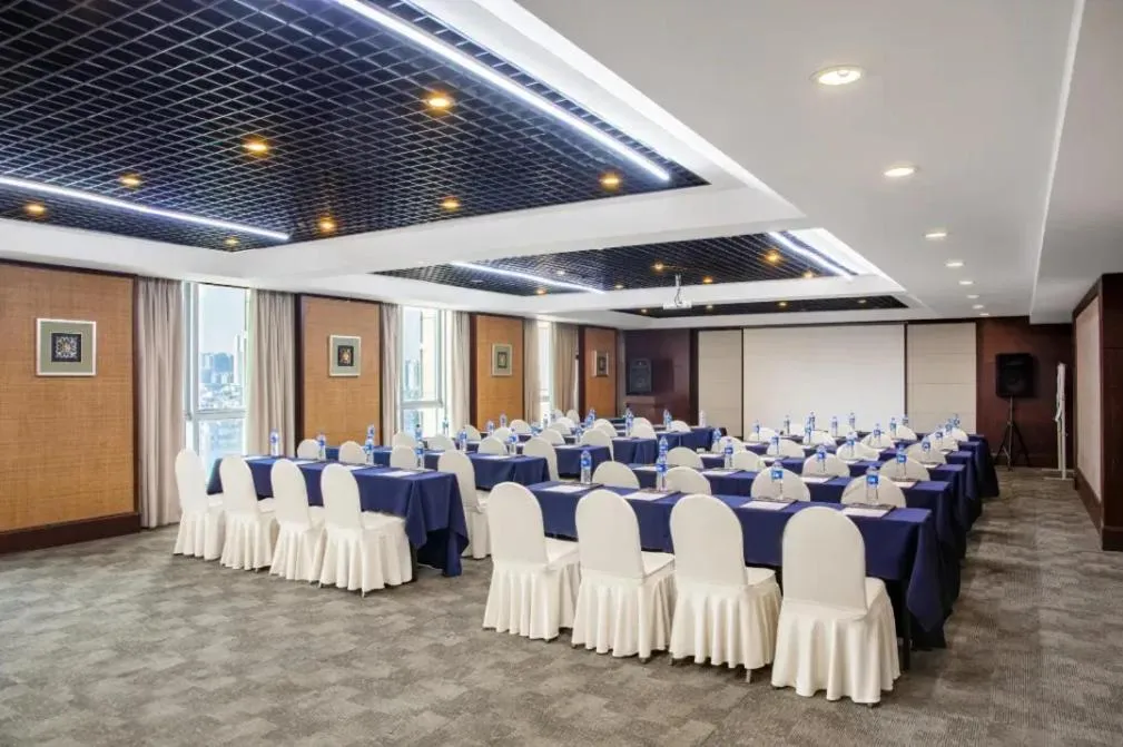 Meeting/conference room in SSAW Boutique Hotel Hangzhou Xiaoshan Yinlong Hangfachang Subway