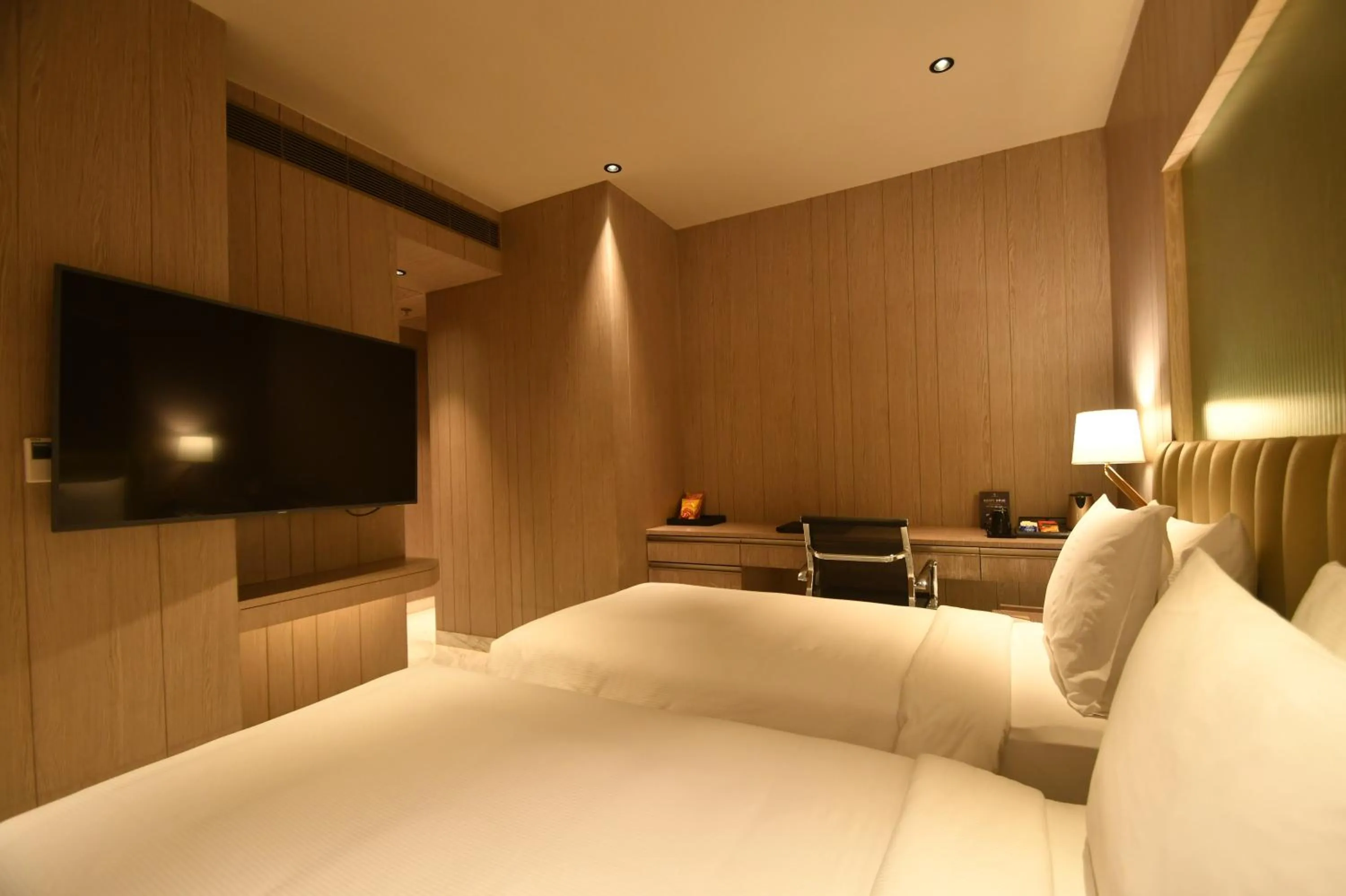 Bedroom, Bed in Vividus