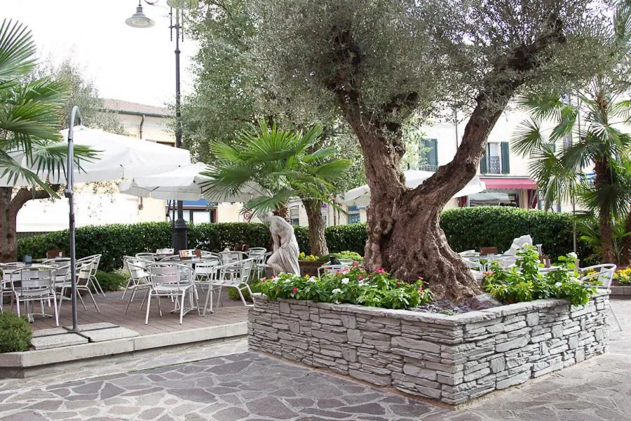 Day in Zara Rooms & Suites