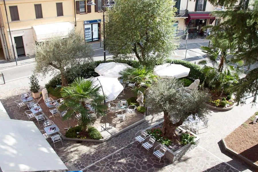 Day in Zara Rooms & Suites