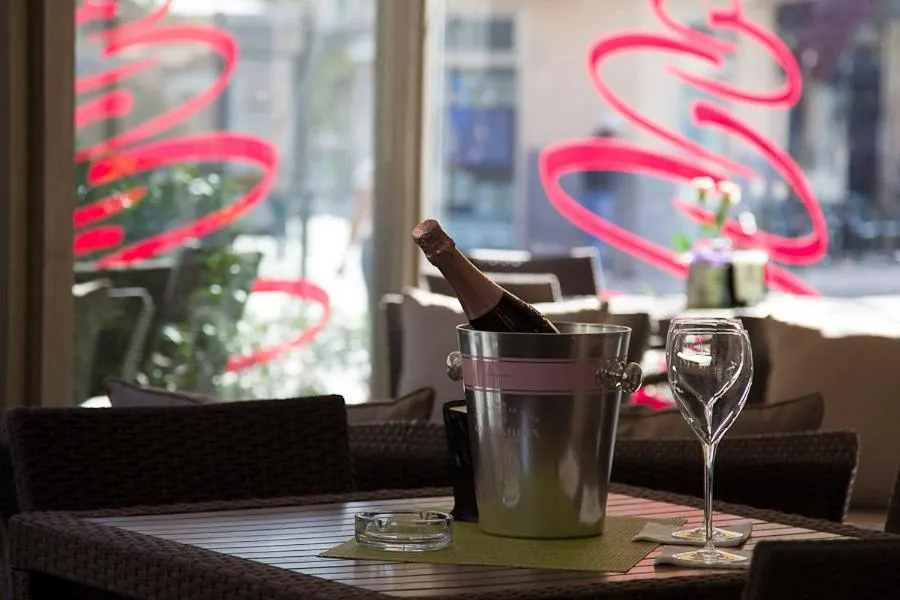 Day in Zara Rooms & Suites