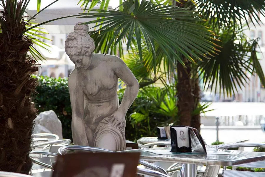 Day in Zara Rooms & Suites