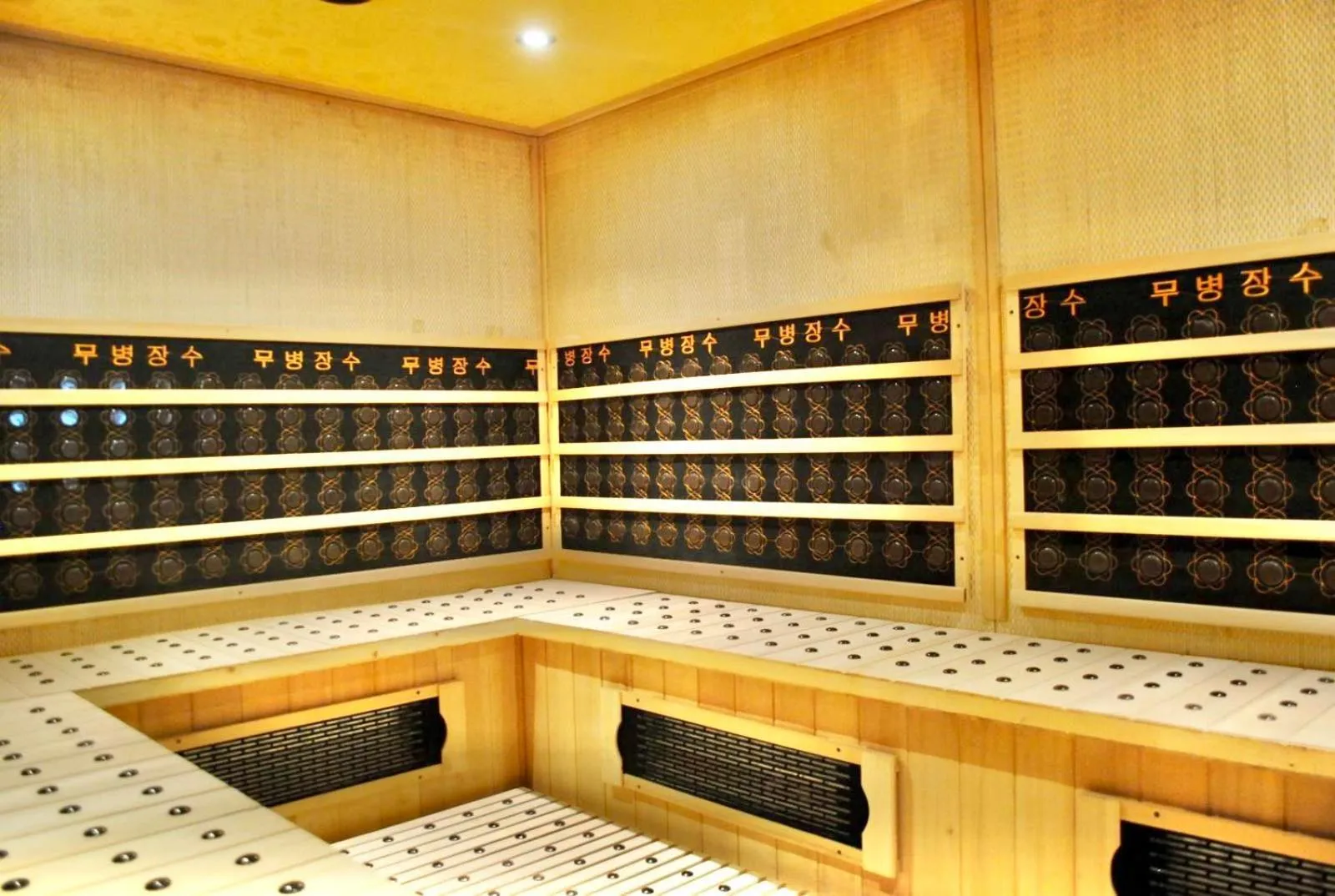 Selah Pods Hotel Manila