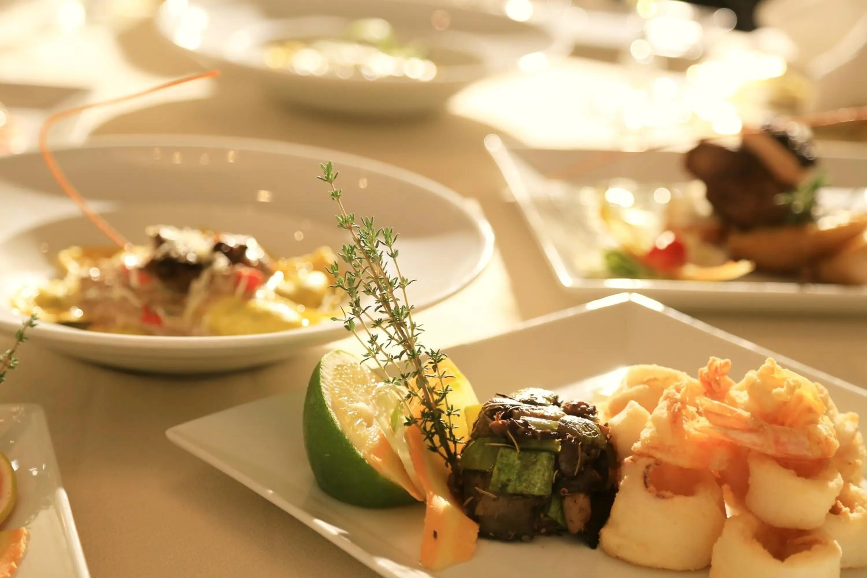 Restaurant/places to eat in Regency Tunis Hotel