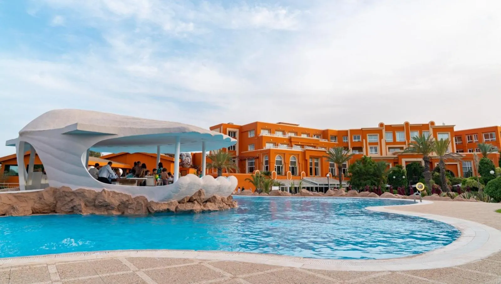 Swimming pool in Regency Tunis Hotel
