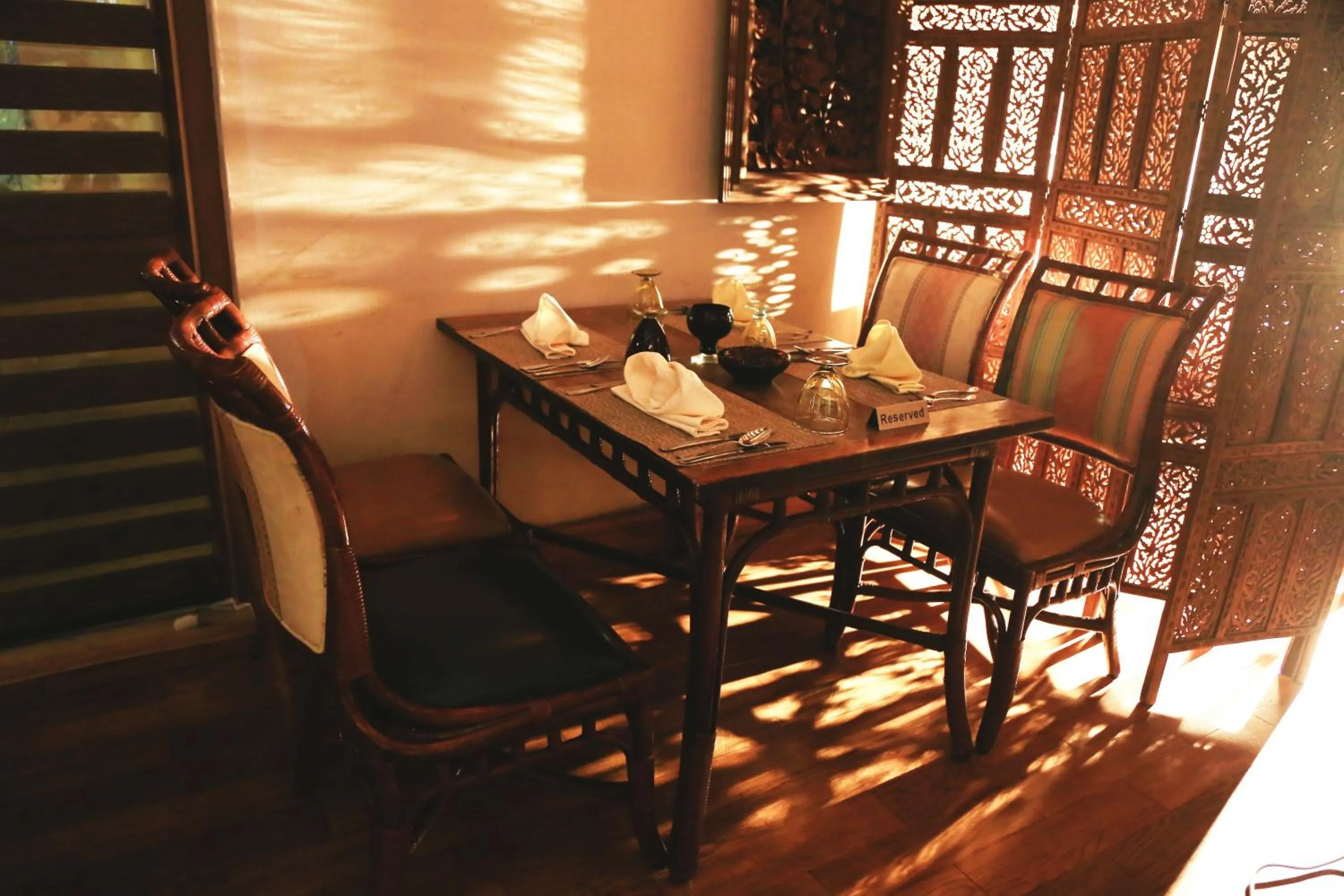 Restaurant/places to eat in Regency Tunis Hotel