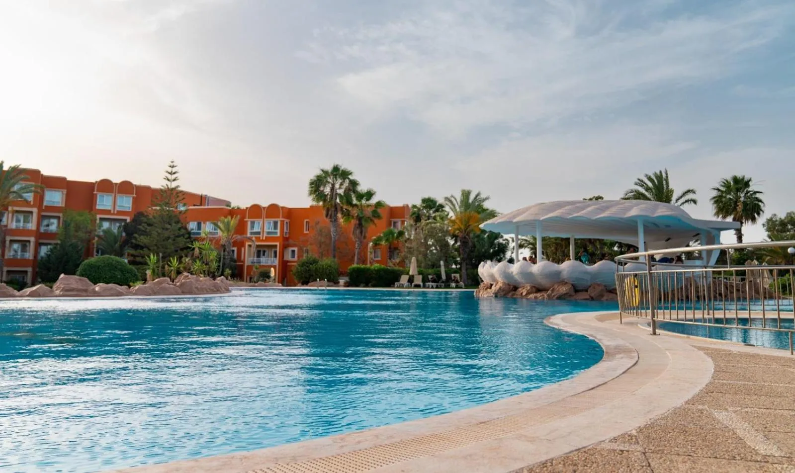 Swimming pool in Regency Tunis Hotel