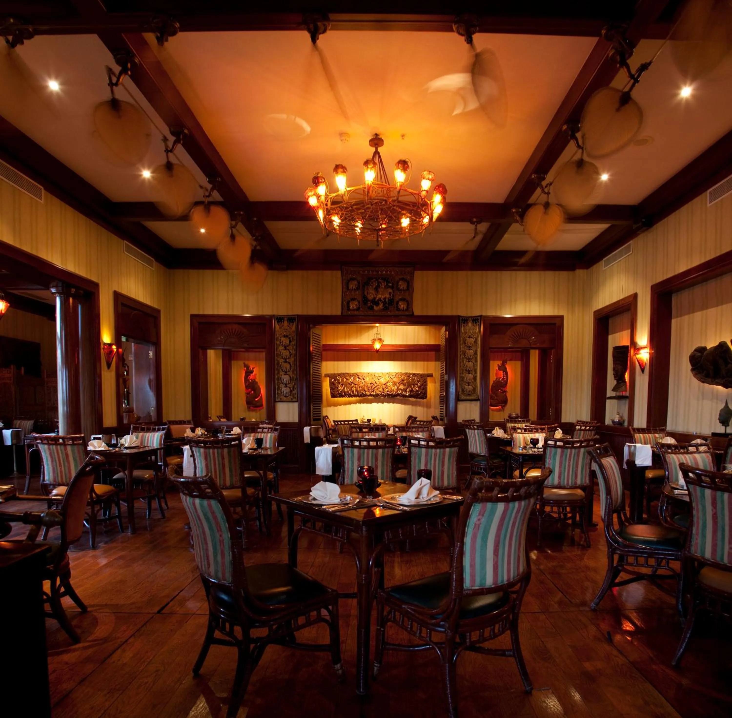 Restaurant/places to eat in Regency Tunis Hotel