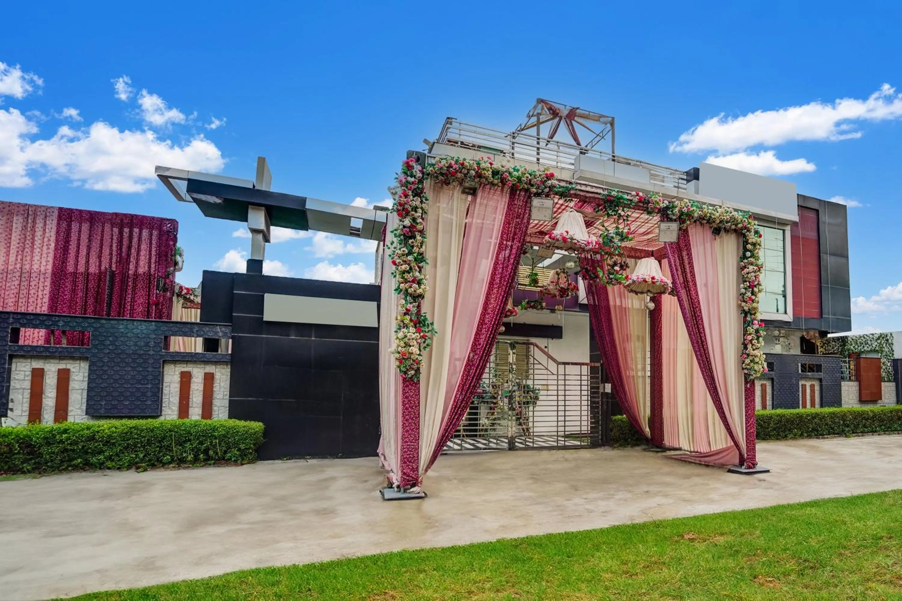 Facade/entrance in Townhouse Keshavpuram