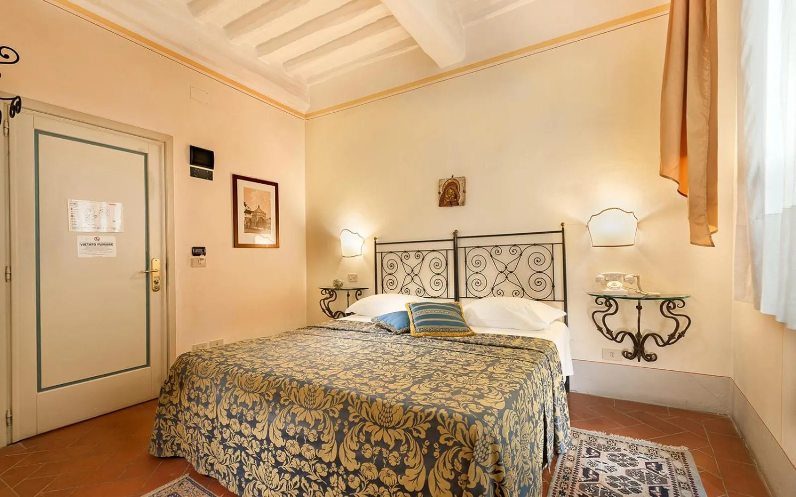 Bed in B&B Piccolo Hotel