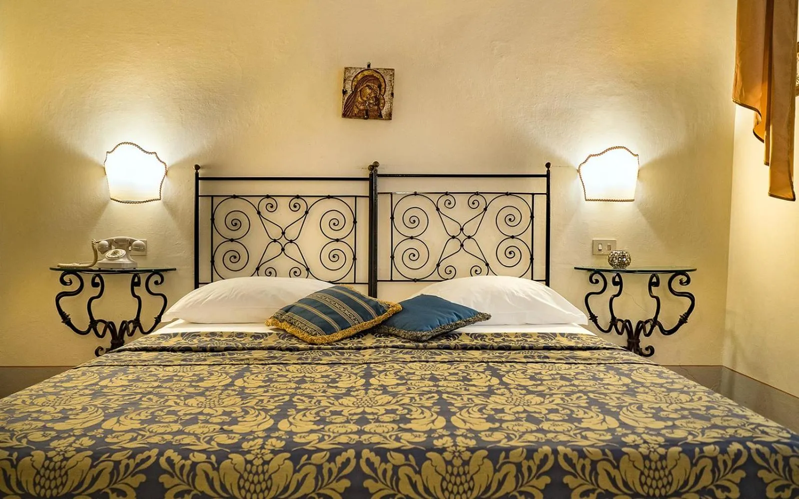 Bed in B&B Piccolo Hotel