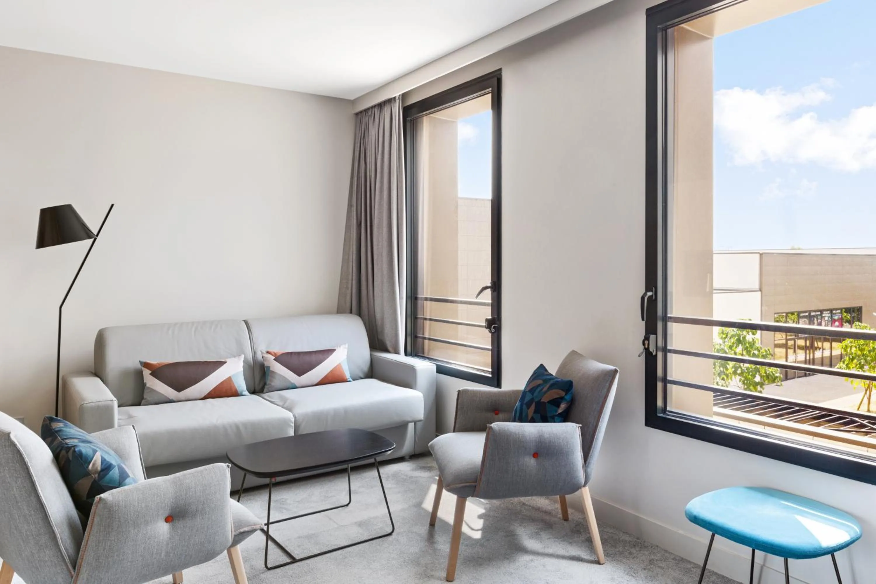 Living room in BEST WESTERN HOTEL DIJON QUETIGNY