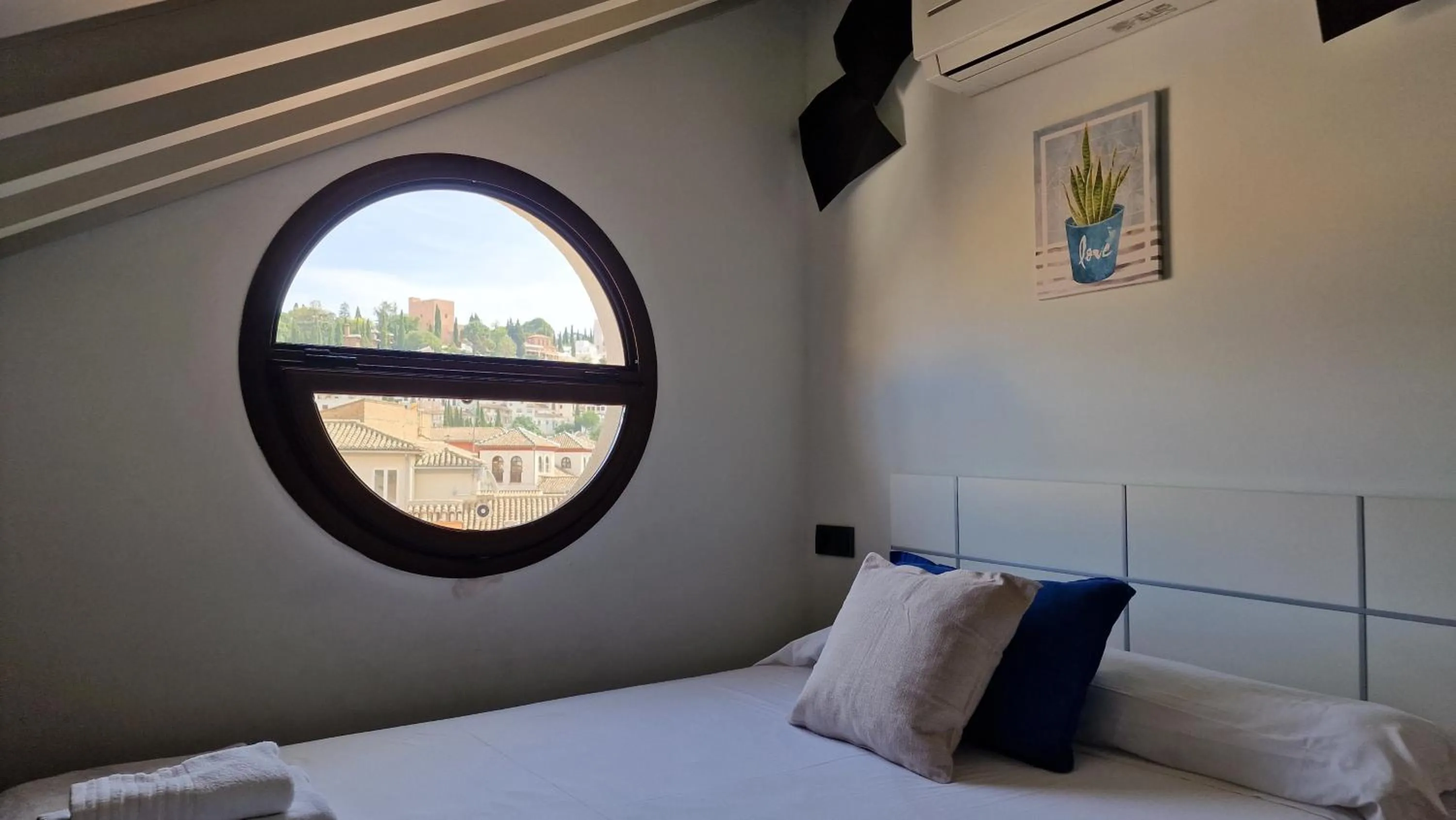 Bed in Imeda Apartamentos Escudo del Carmen 19