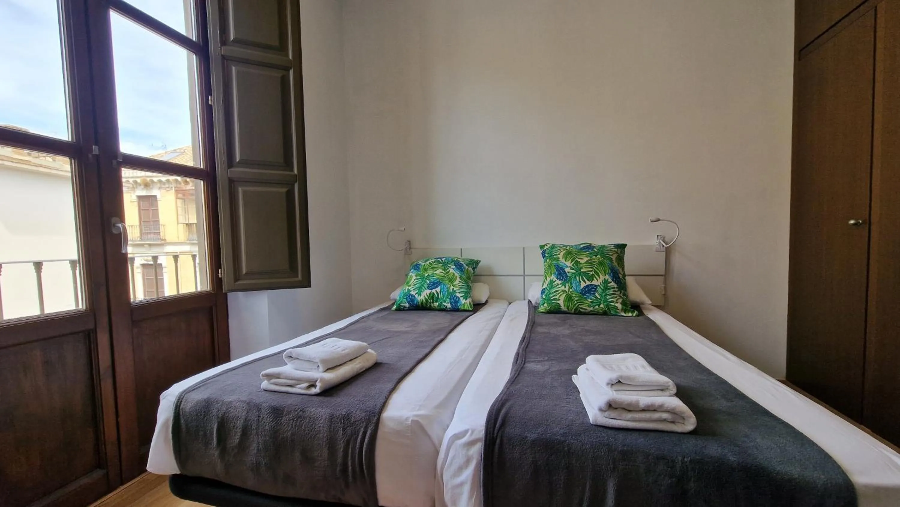 Bedroom, Bed in Imeda Apartamentos Escudo del Carmen 19