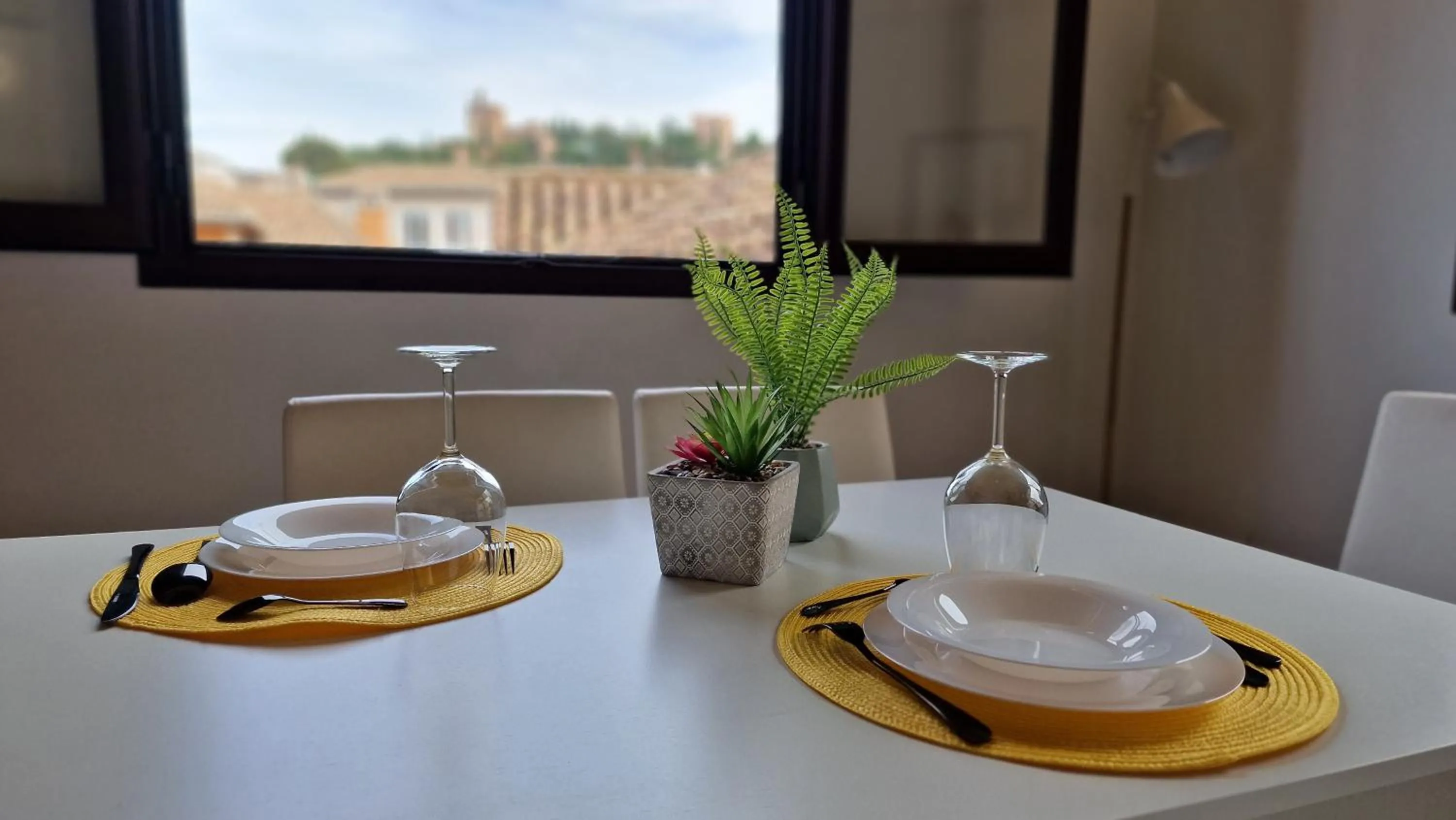 Dining area in Imeda Apartamentos Escudo del Carmen 19