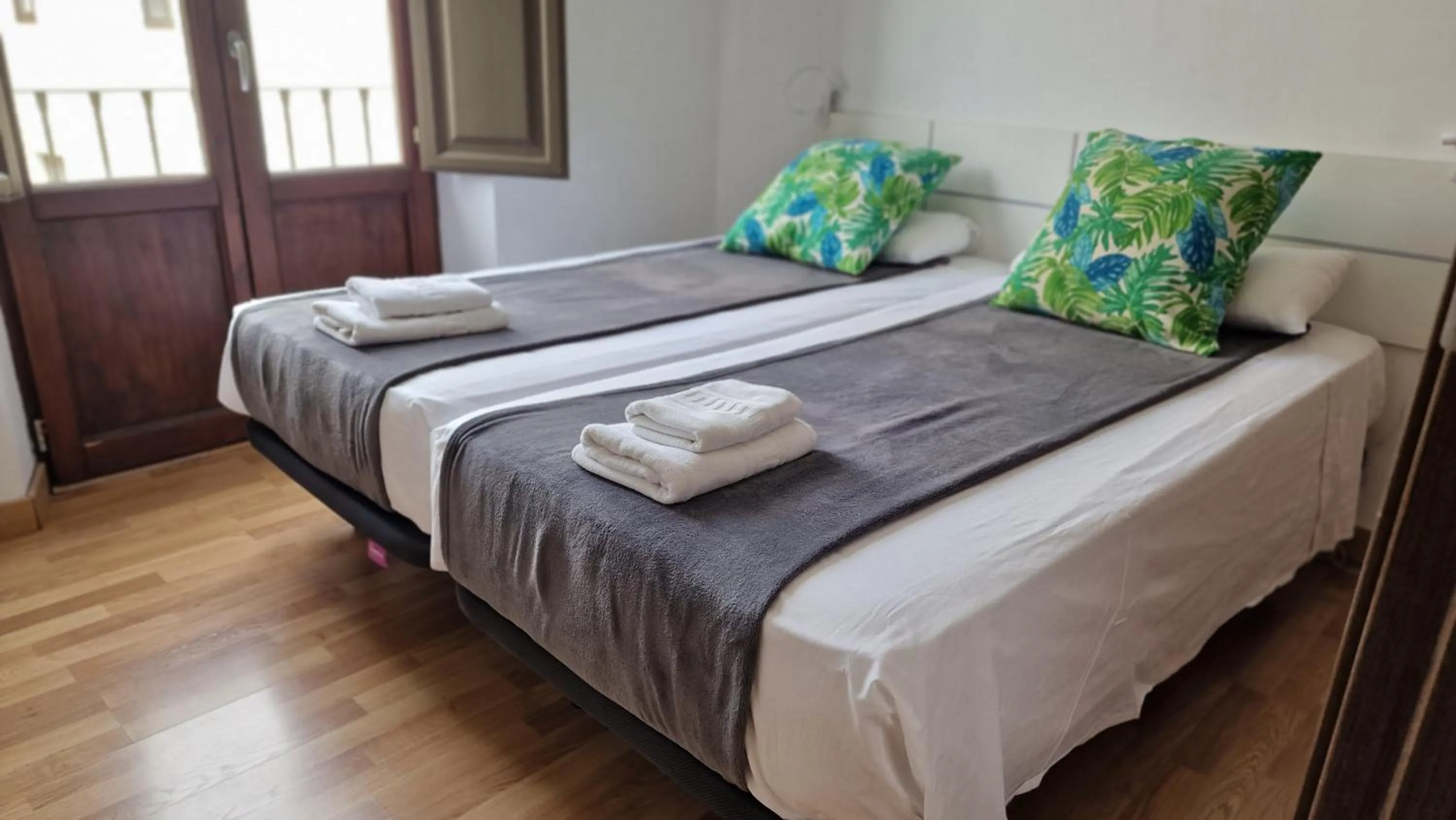 Bedroom, Bed in Imeda Apartamentos Escudo del Carmen 19