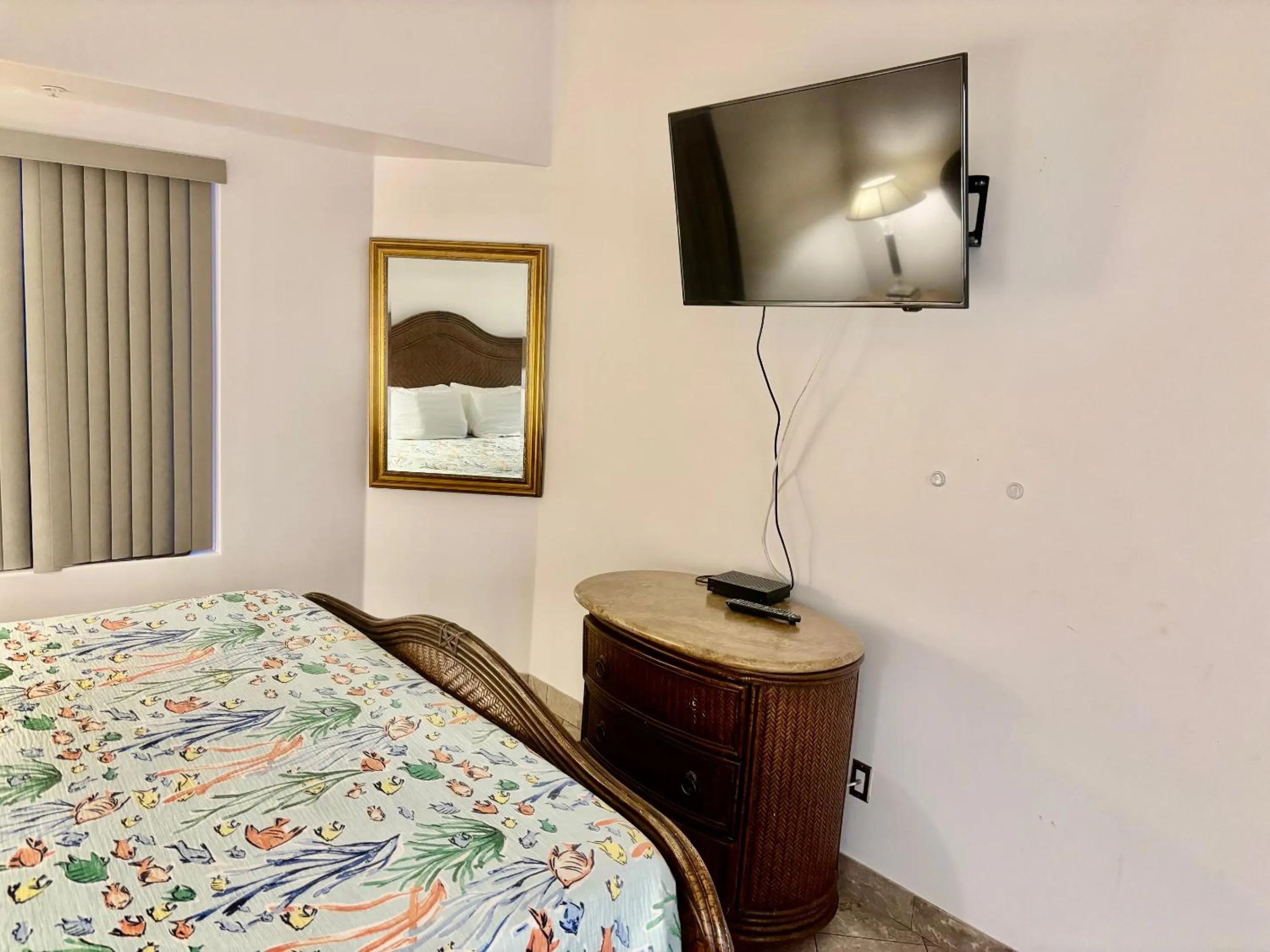 TV and multimedia, Bed in Ocean Walk Resort Magnificent Ocean Front View