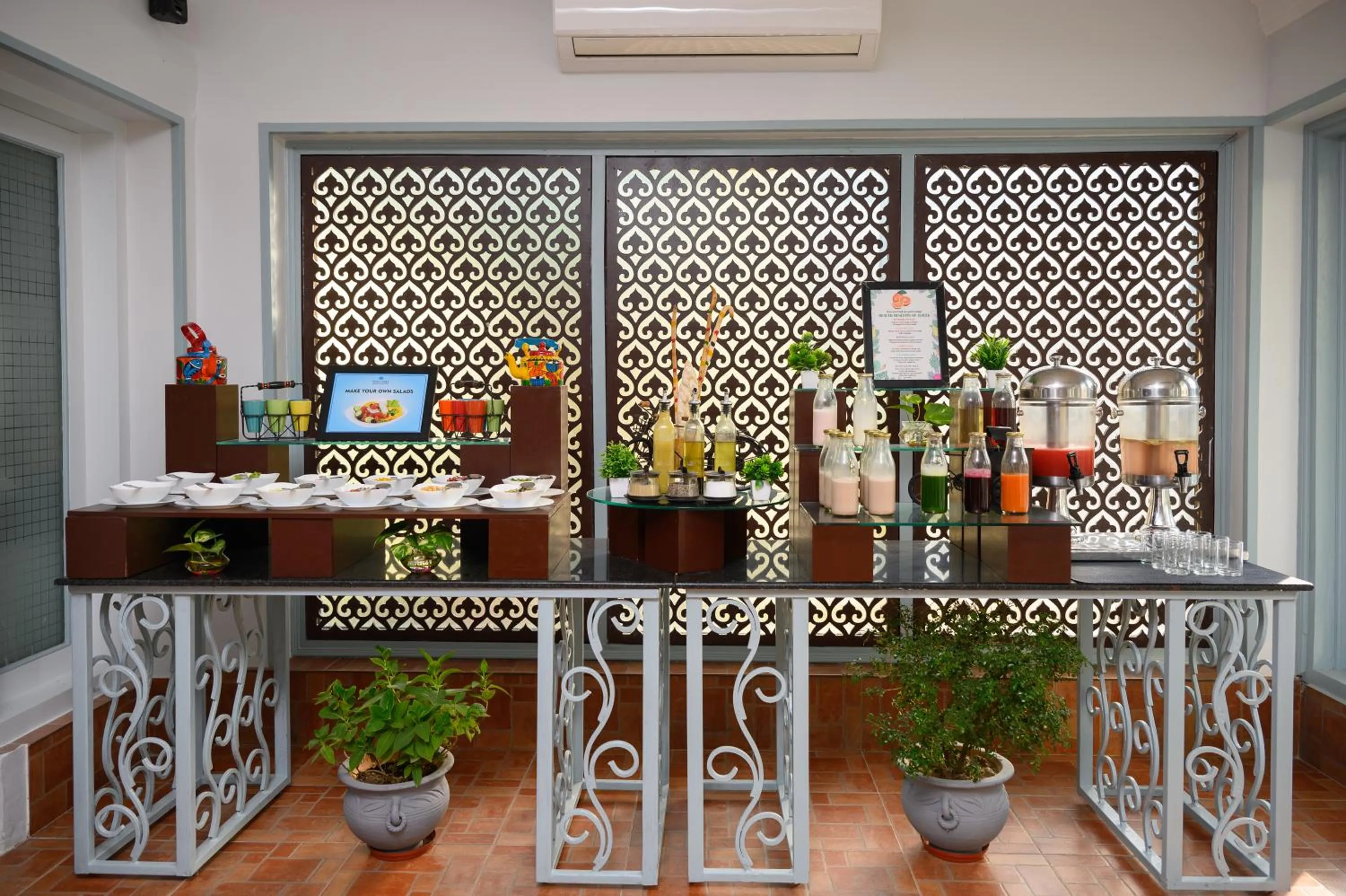 Restaurant/places to eat in Sinclairs Siliguri