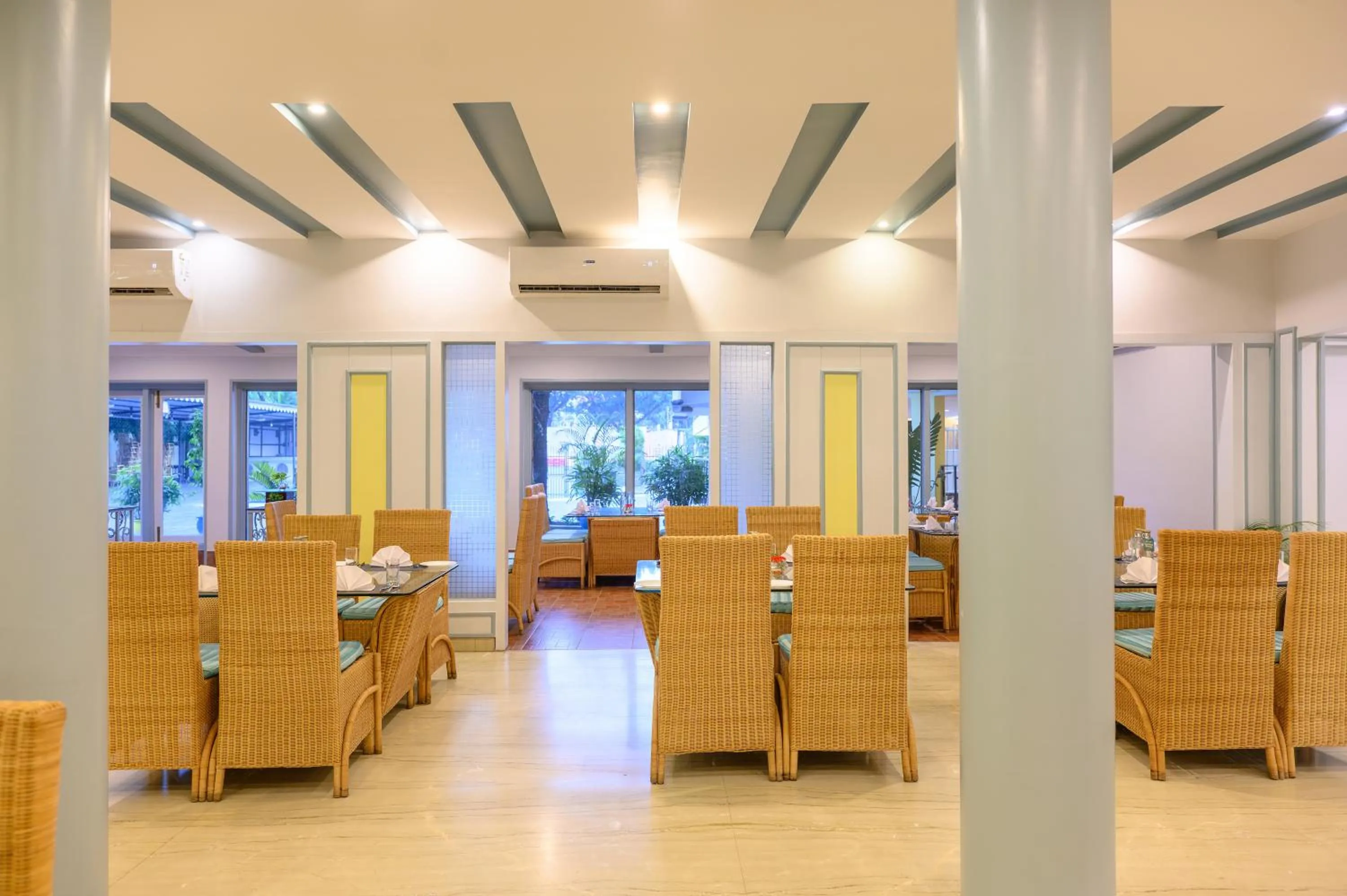 Restaurant/places to eat in Sinclairs Siliguri