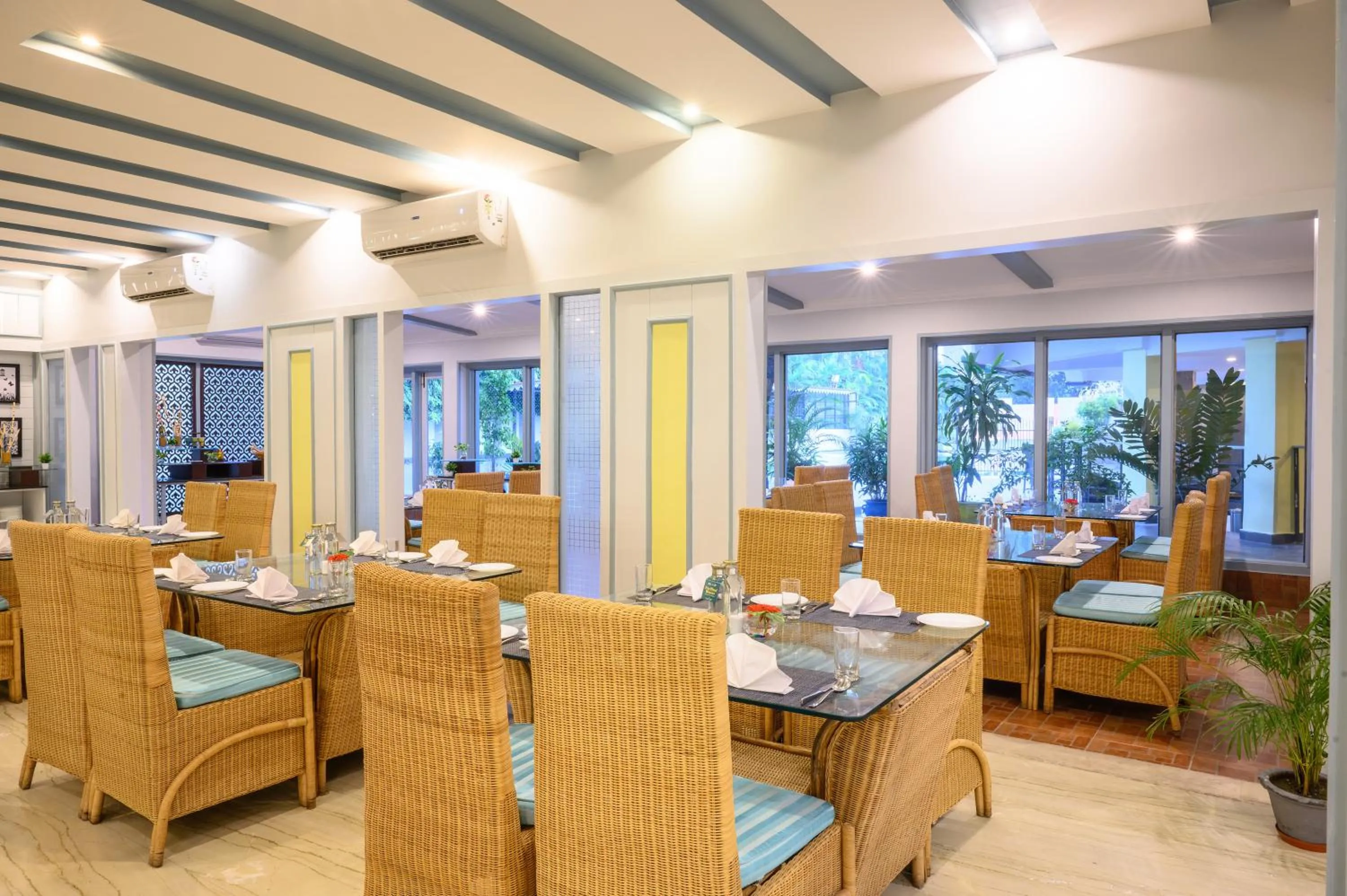 Restaurant/places to eat in Sinclairs Siliguri