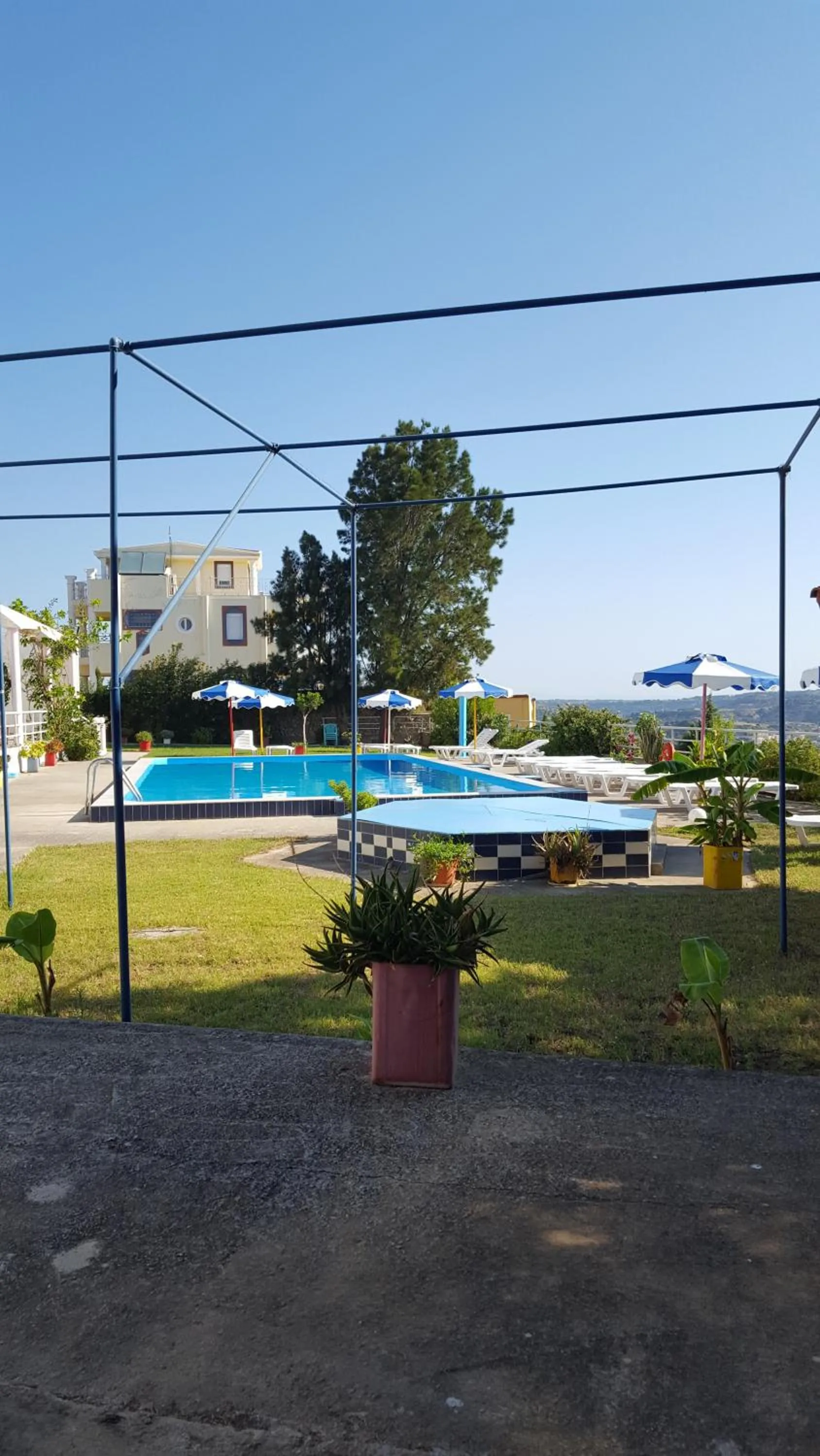 Swimming pool in Oleander Studios