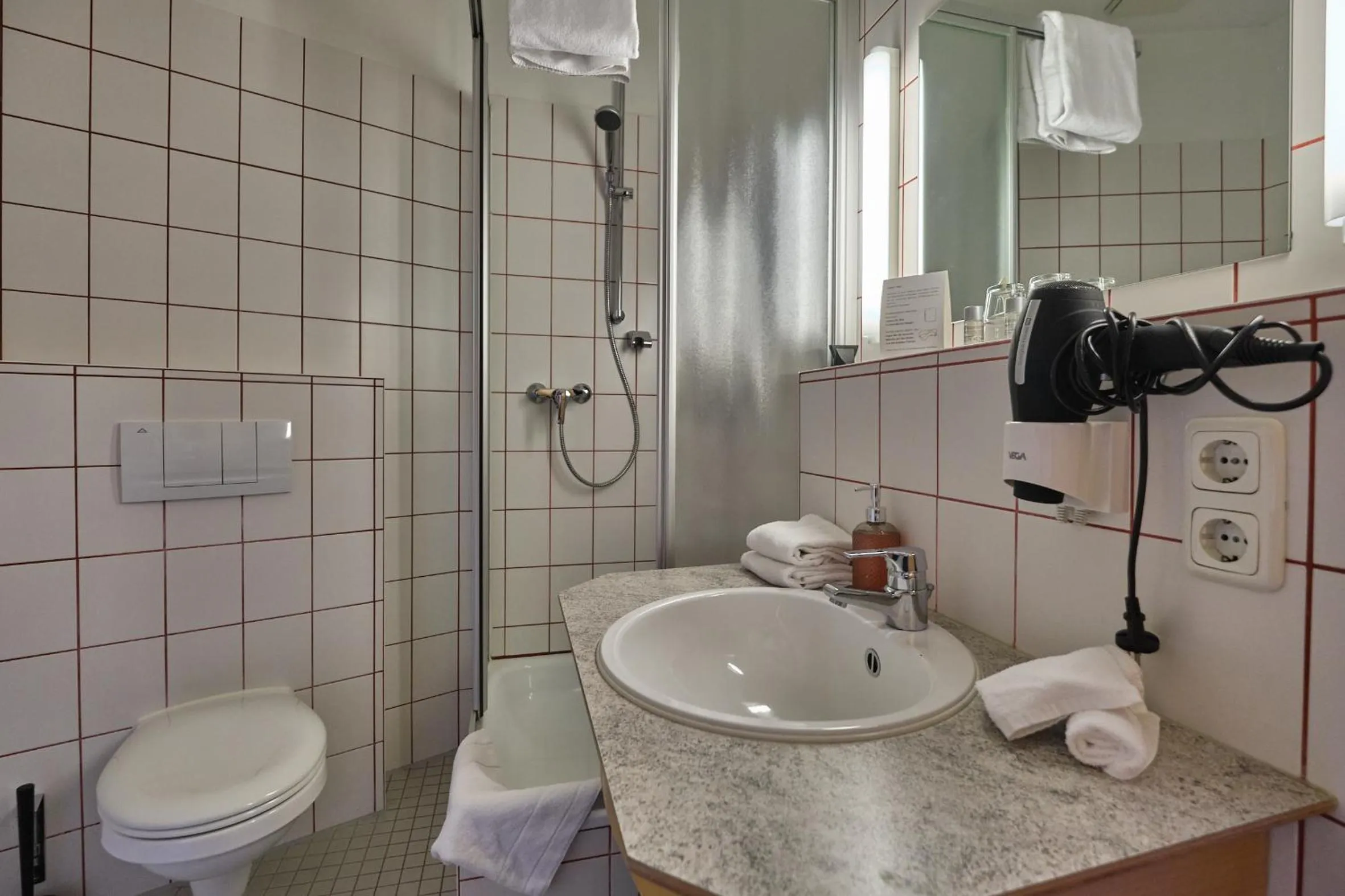 Bathroom in Hotel Roter Hahn