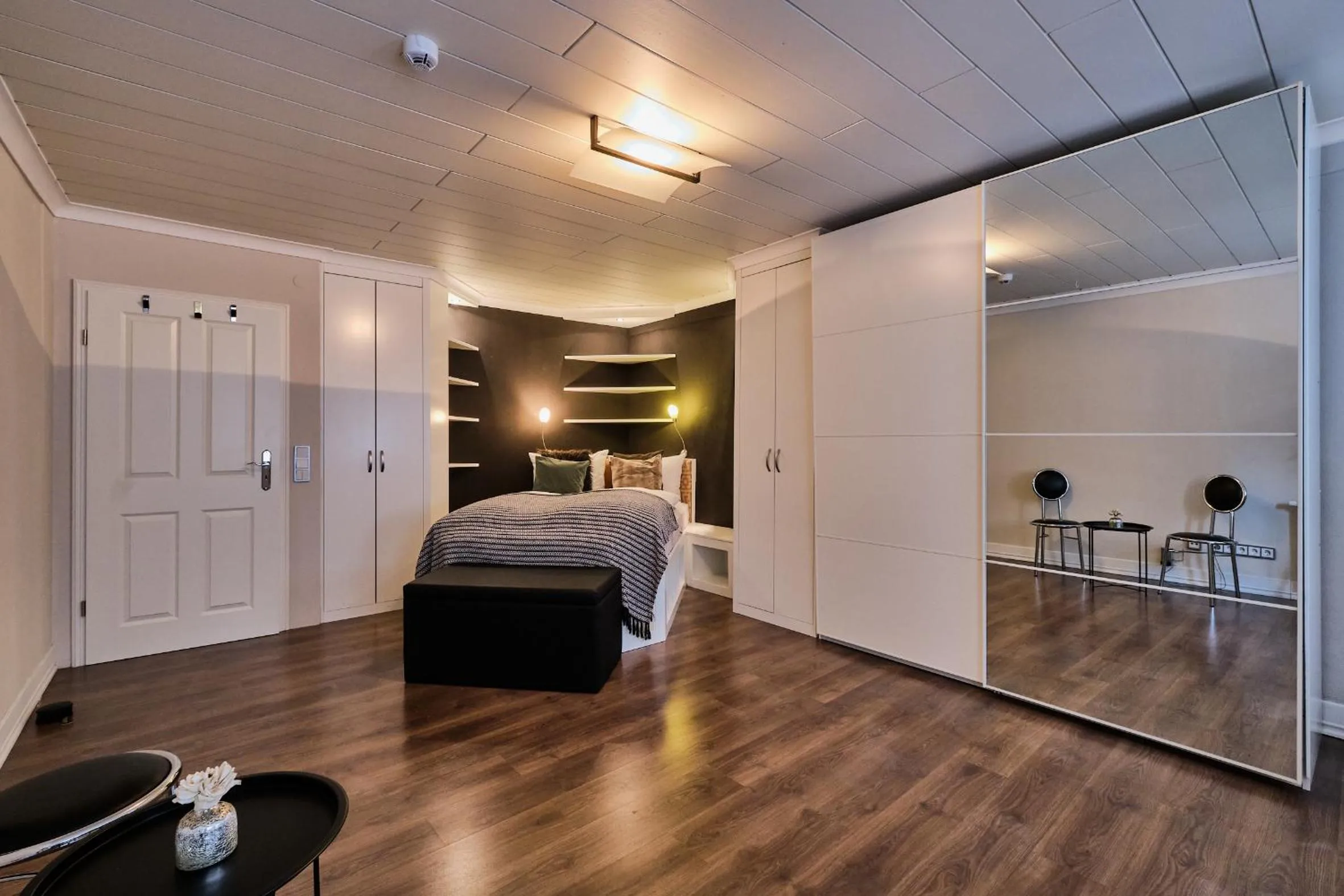 Bedroom, Bed in Hotel Roter Hahn