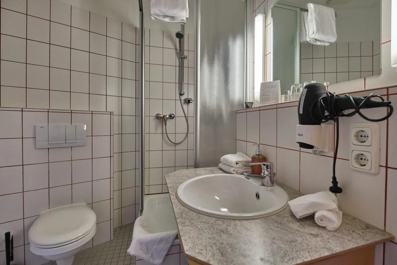 Bathroom in Hotel Roter Hahn