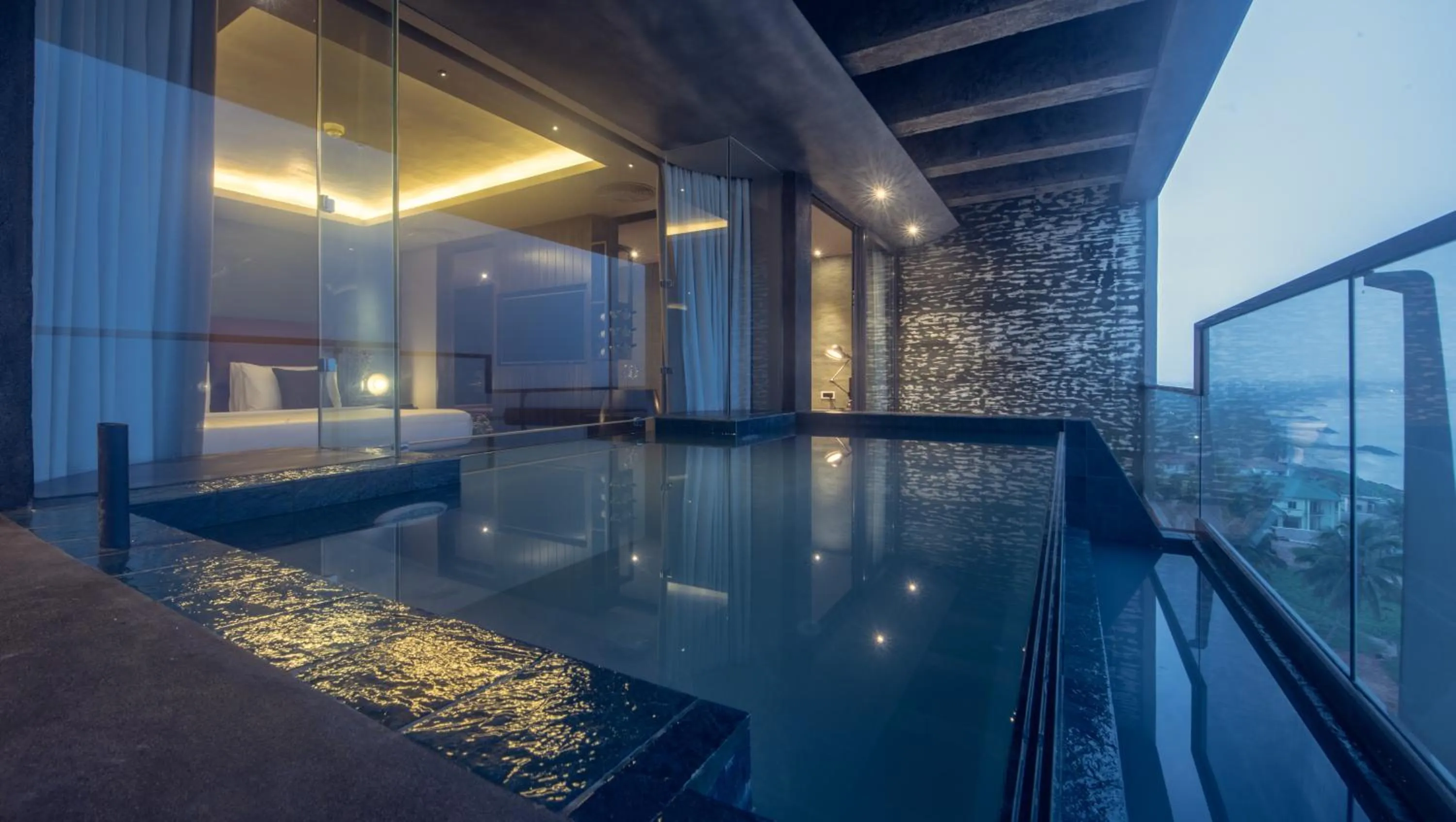 Swimming pool in Pledge Scape