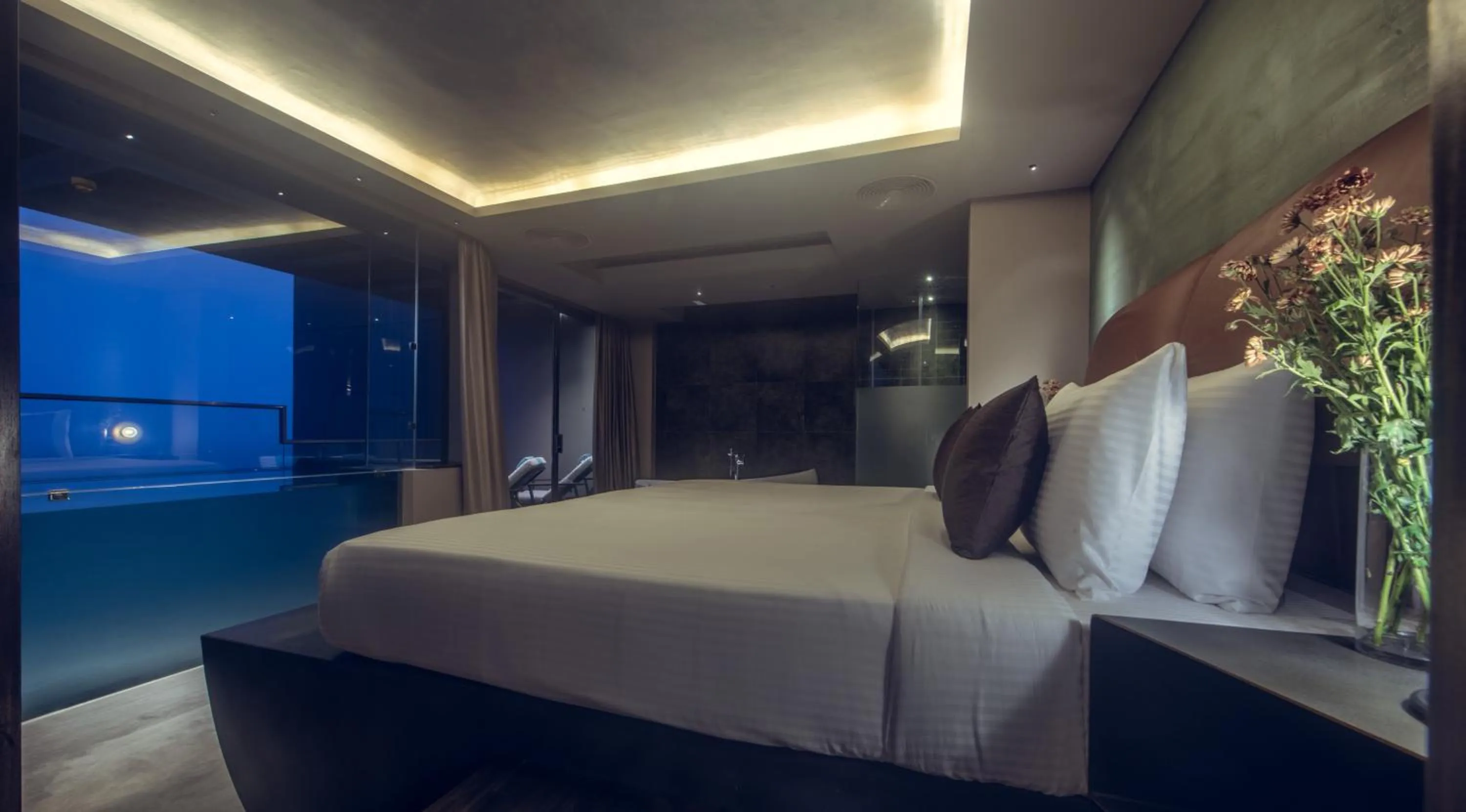 Bedroom, Bed in Pledge Scape