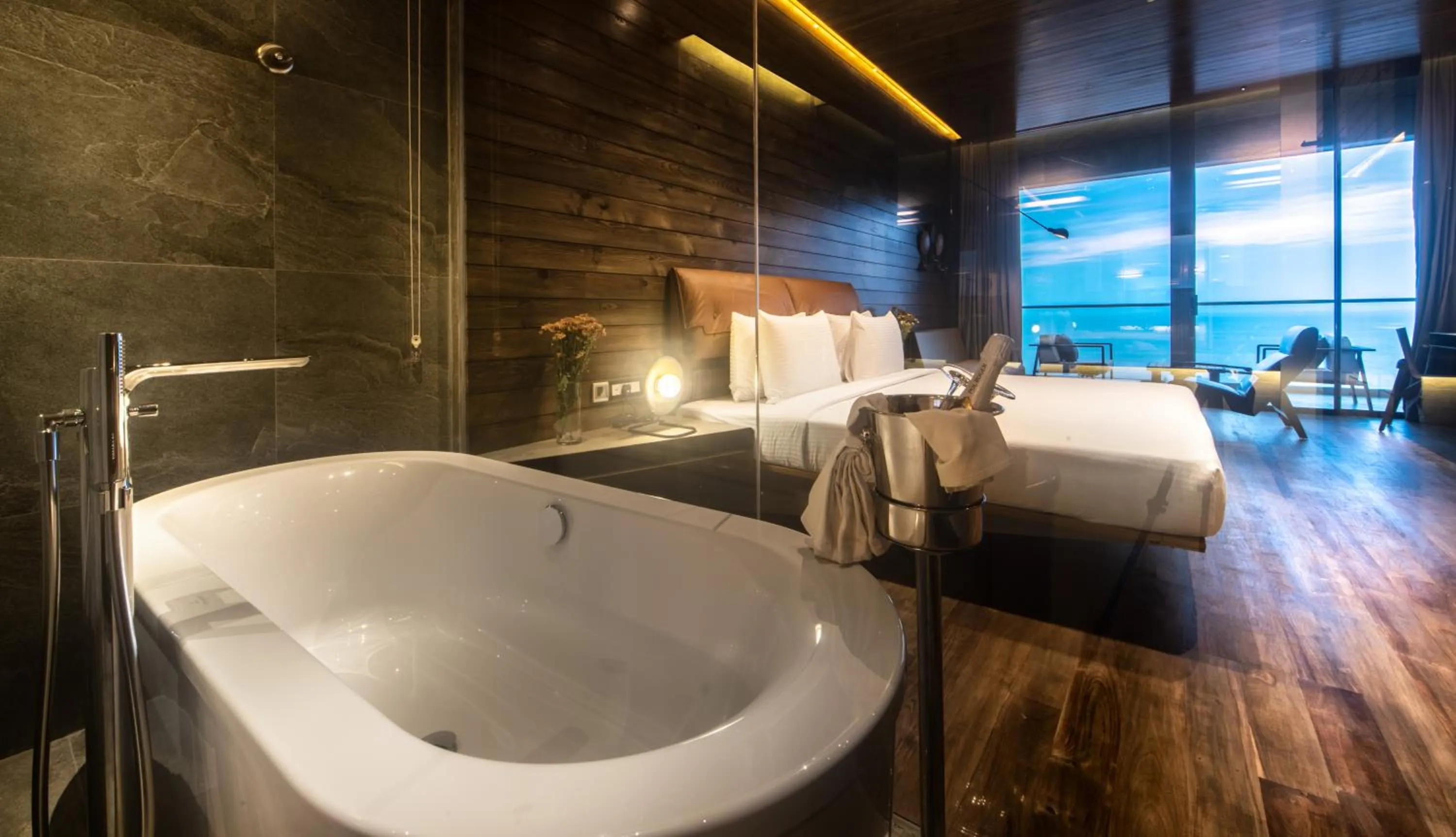 Bathroom, Bed in Pledge Scape