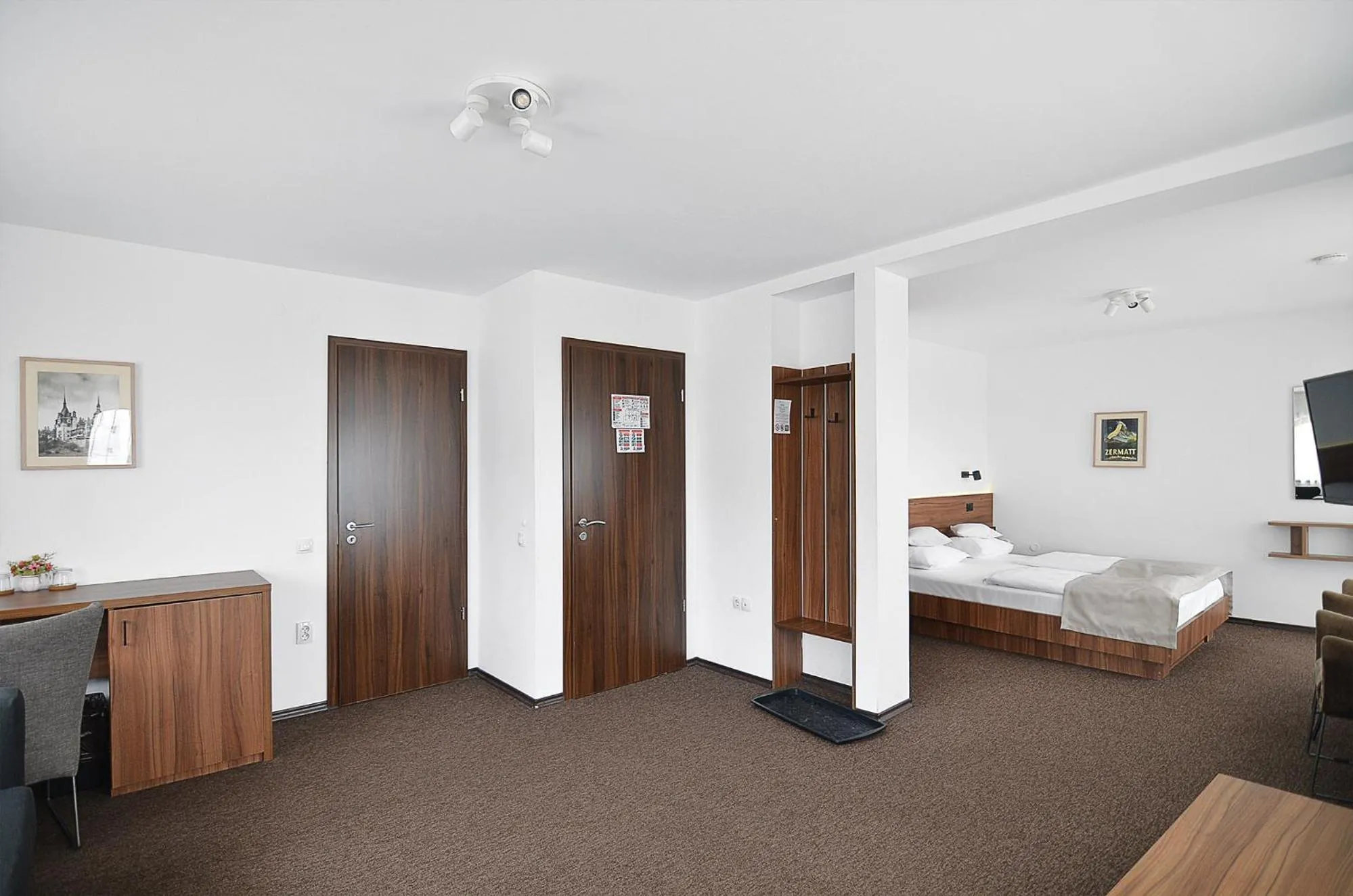 Bed in Pensiune & Restaurant Victoria