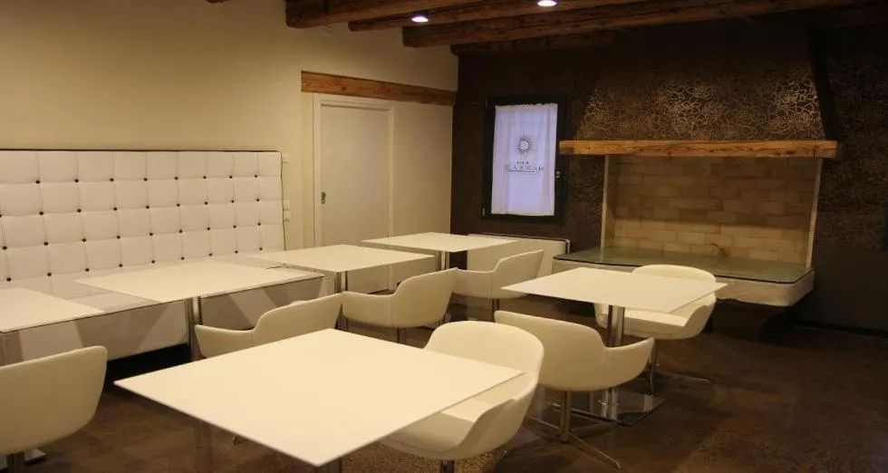 Dining area in Villa Solaris Hotel & Residence