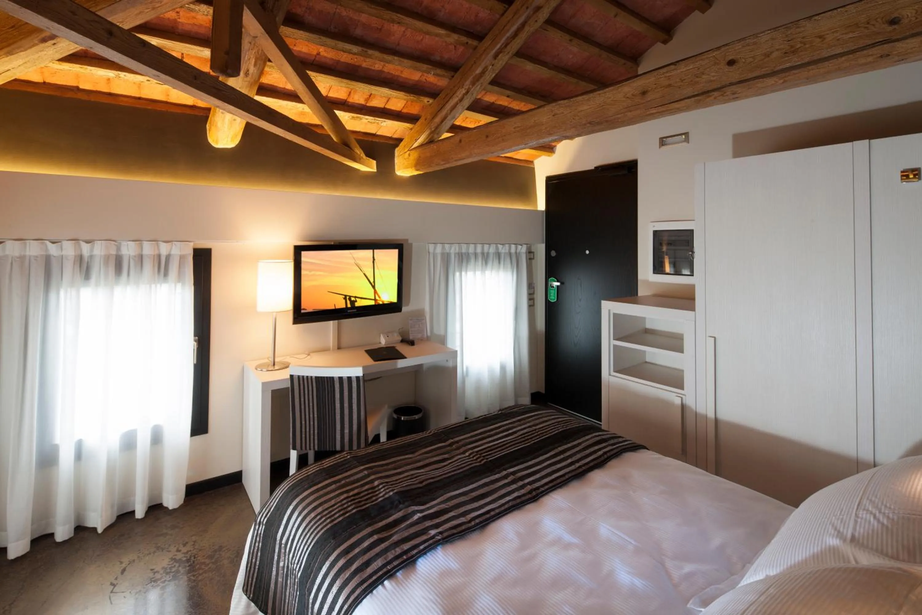 Bed in Villa Solaris Hotel & Residence